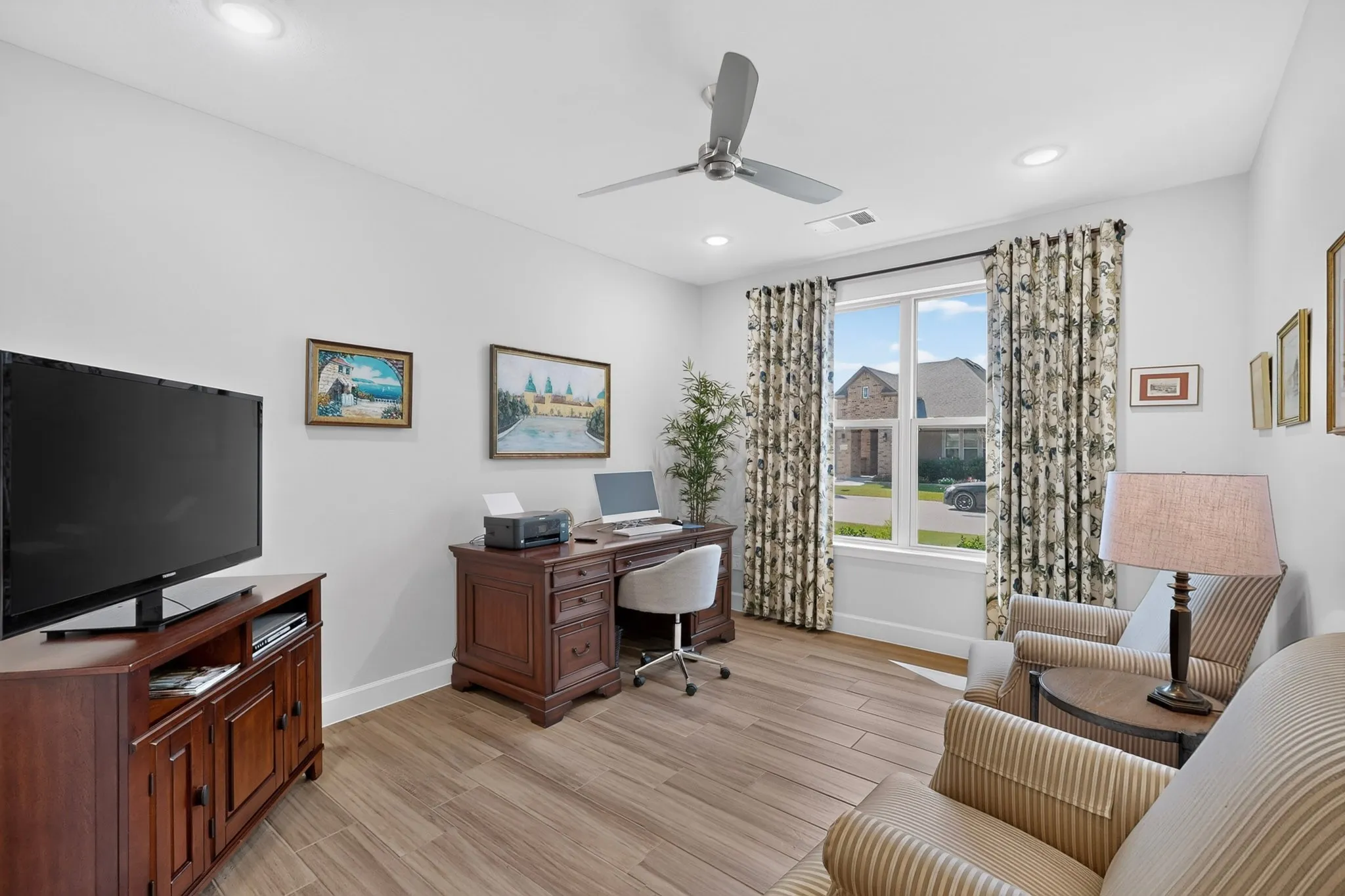 Single Family Residence For Sale in Denton County , 12612 Copper Ore Way, Denton, Texas 76207, 2 Bedroom, 3 Bathroom, 2 Garage spaces, 1,969 Sqft, built in 2022, mls#21358258, Real Estate Agent in Denton, Homes For Sale in Denton county, Homes For Sale in Denton, Realtor in Denton Texas, Real Estate Brokerage Independent Realty Texas, Luminita Cordes Realtor