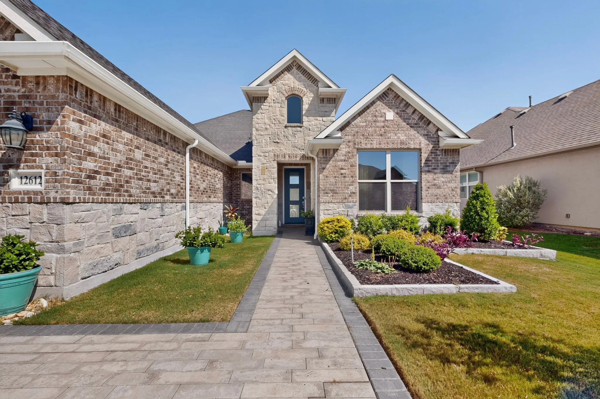 Single Family Residence For Sale in Denton County , 12612 Copper Ore Way, Denton, Texas 76207, 2 Bedroom, 3 Bathroom, 2 Garage spaces, 1,969 Sqft, built in 2022, mls#21358258, Real Estate Agent in Denton, Homes For Sale in Denton county, Homes For Sale in Denton, Realtor in Denton Texas, Real Estate Brokerage Independent Realty Texas, Luminita Cordes Realtor