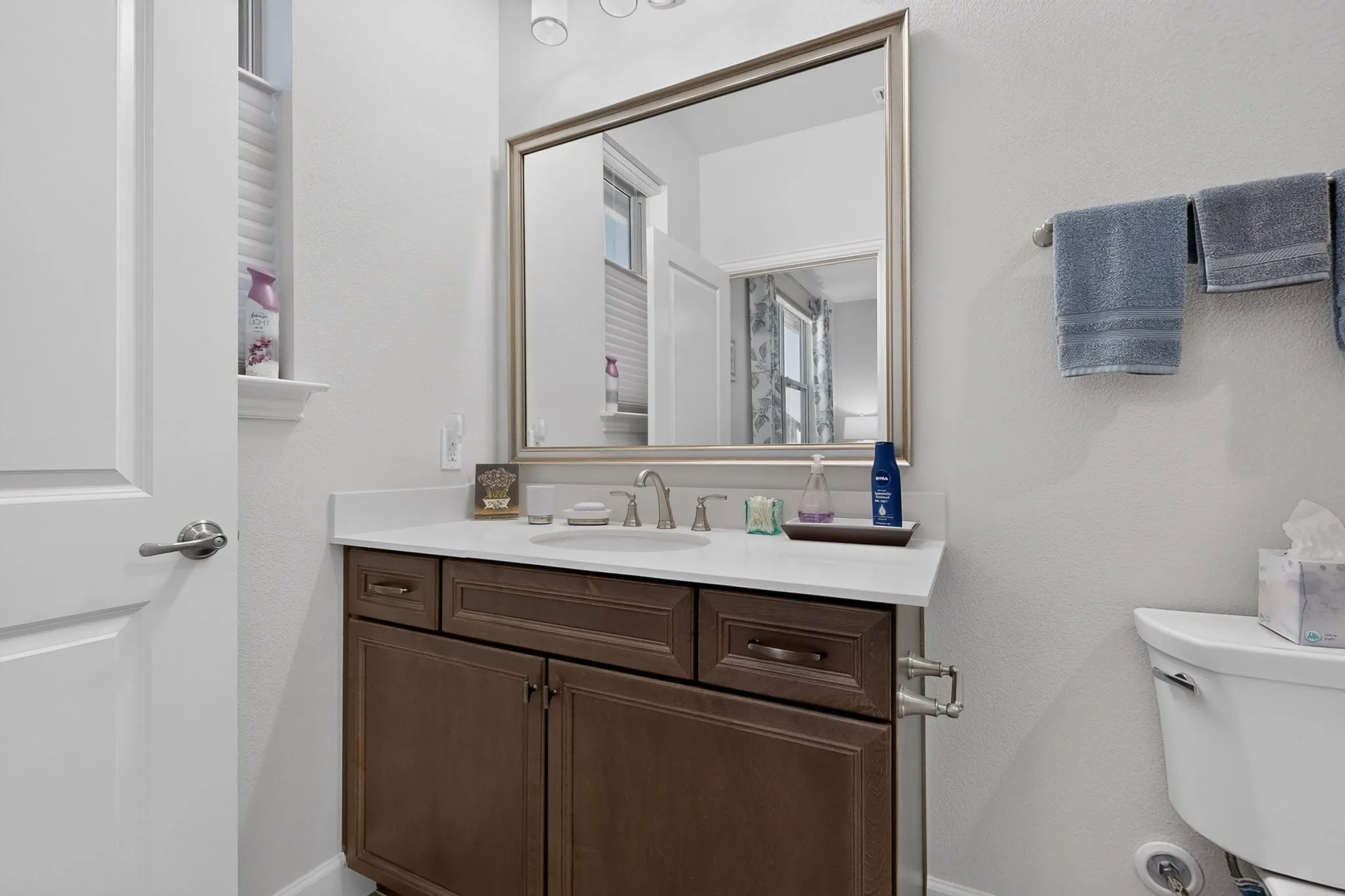Single Family Residence For Sale in Denton County , 12612 Copper Ore Way, Denton, Texas 76207, 2 Bedroom, 3 Bathroom, 2 Garage spaces, 1,969 Sqft, built in 2022, mls#21358258, Real Estate Agent in Denton, Homes For Sale in Denton county, Homes For Sale in Denton, Realtor in Denton Texas, Real Estate Brokerage Independent Realty Texas, Luminita Cordes Realtor