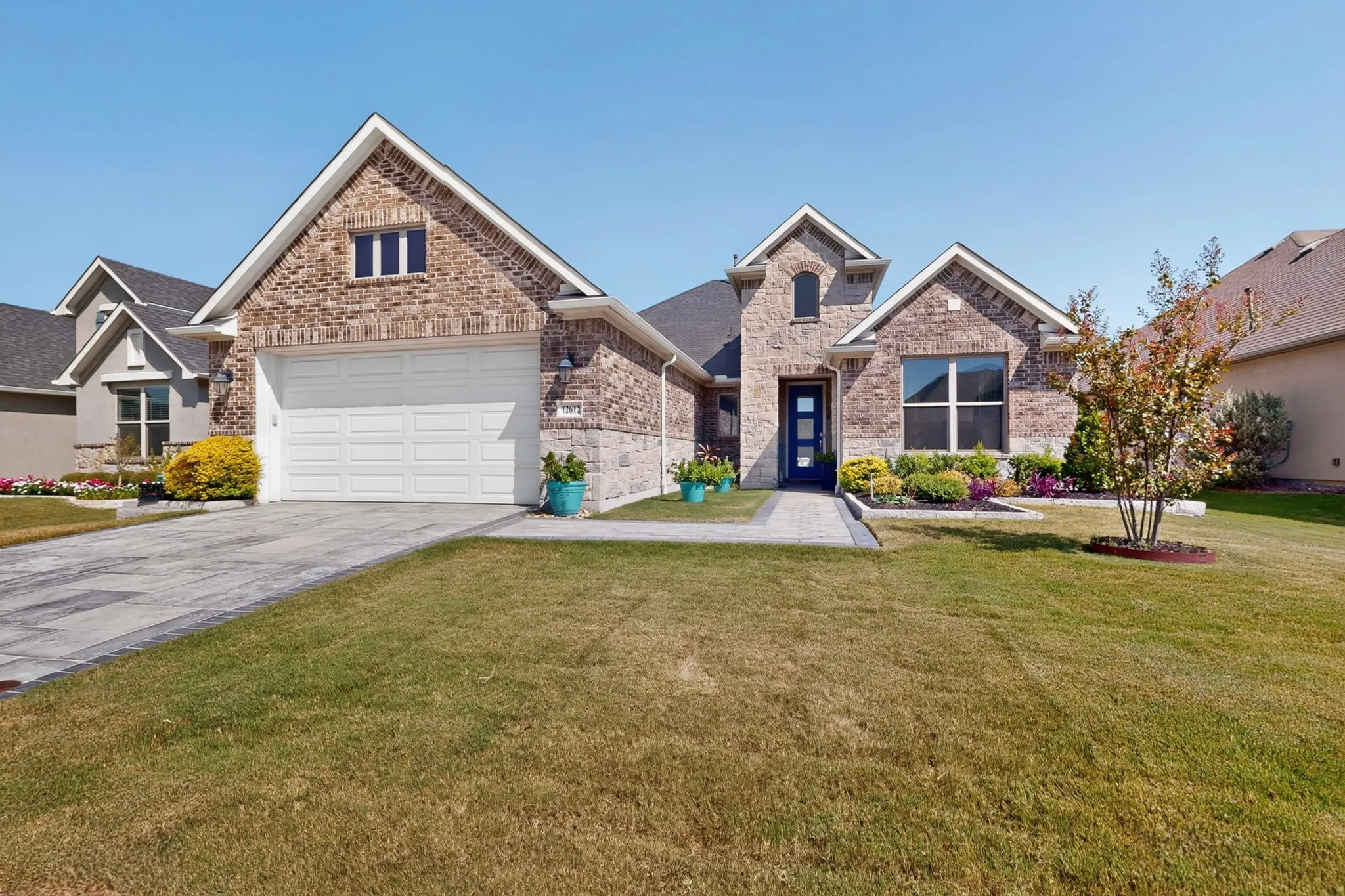 Single Family Residence For Sale in Denton County , 12612 Copper Ore Way, Denton, Texas 76207, 2 Bedroom, 3 Bathroom, 2 Garage spaces, 1,969 Sqft, built in 2022, mls#21358258, Real Estate Agent in Denton, Homes For Sale in Denton county, Homes For Sale in Denton, Realtor in Denton Texas, Real Estate Brokerage Independent Realty Texas, Luminita Cordes Realtor