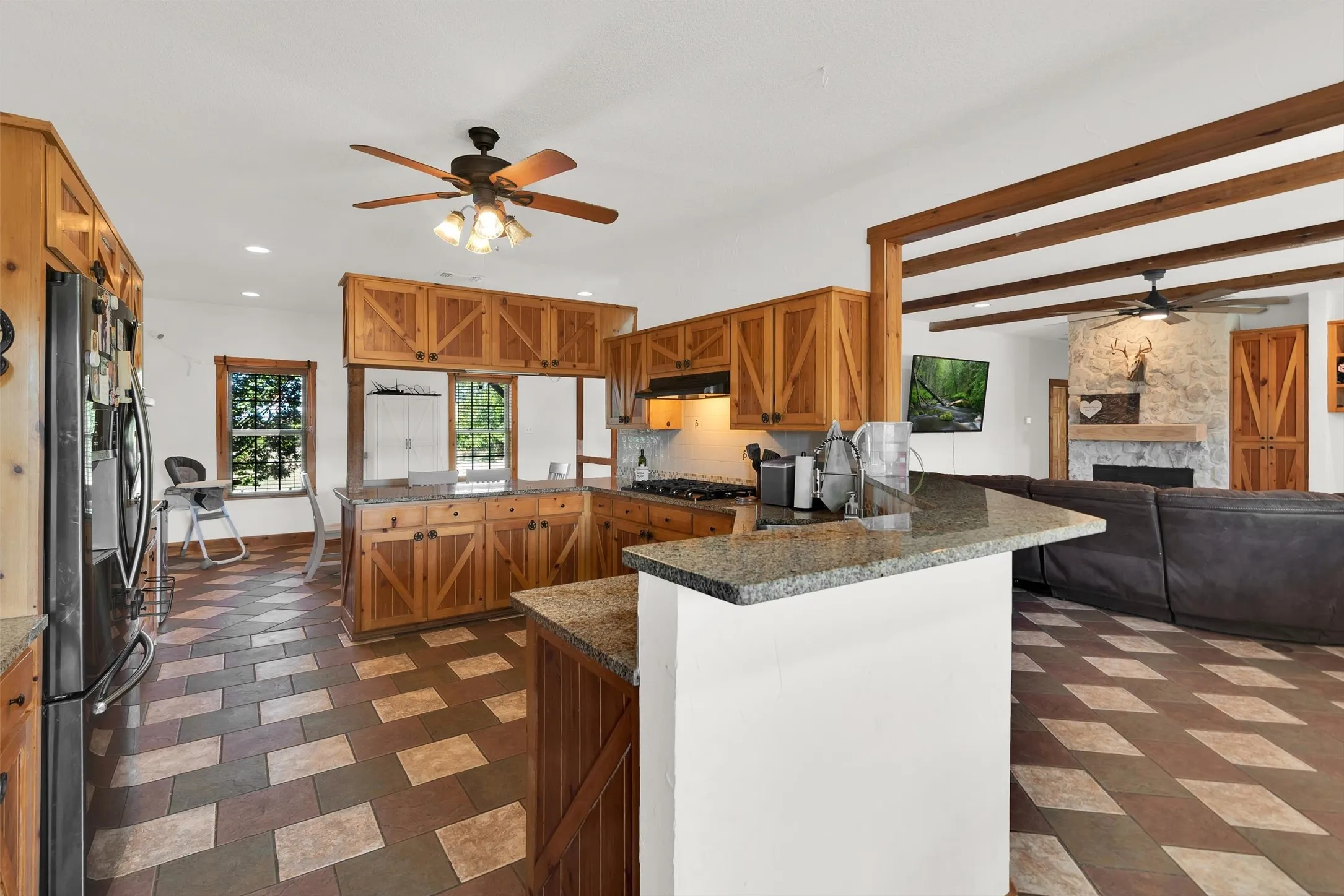 Single Family Residence For Sale in Fannin County , 8787 S State Highway 78, Leonard, Texas 75452, 4 Bedroom, 3 Bathroom, 1 Garage spaces, 2,805 Sqft, built in 2002, mls#21358634, Real Estate Agent in Leonard, Homes For Sale in Fannin county, Homes For Sale in Leonard, Realtor in Leonard Texas, Real Estate Brokerage Independent Realty Texas, Luminita Cordes Realtor