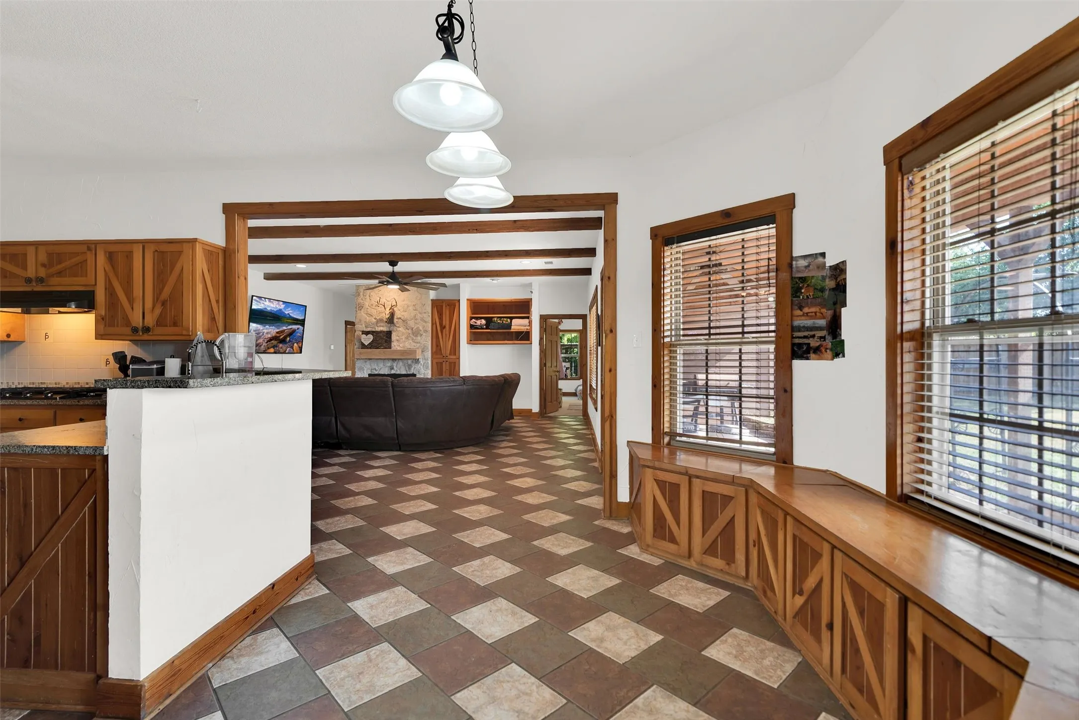 Single Family Residence For Sale in Fannin County , 8787 S State Highway 78, Leonard, Texas 75452, 4 Bedroom, 3 Bathroom, 1 Garage spaces, 2,805 Sqft, built in 2002, mls#21358634, Real Estate Agent in Leonard, Homes For Sale in Fannin county, Homes For Sale in Leonard, Realtor in Leonard Texas, Real Estate Brokerage Independent Realty Texas, Luminita Cordes Realtor