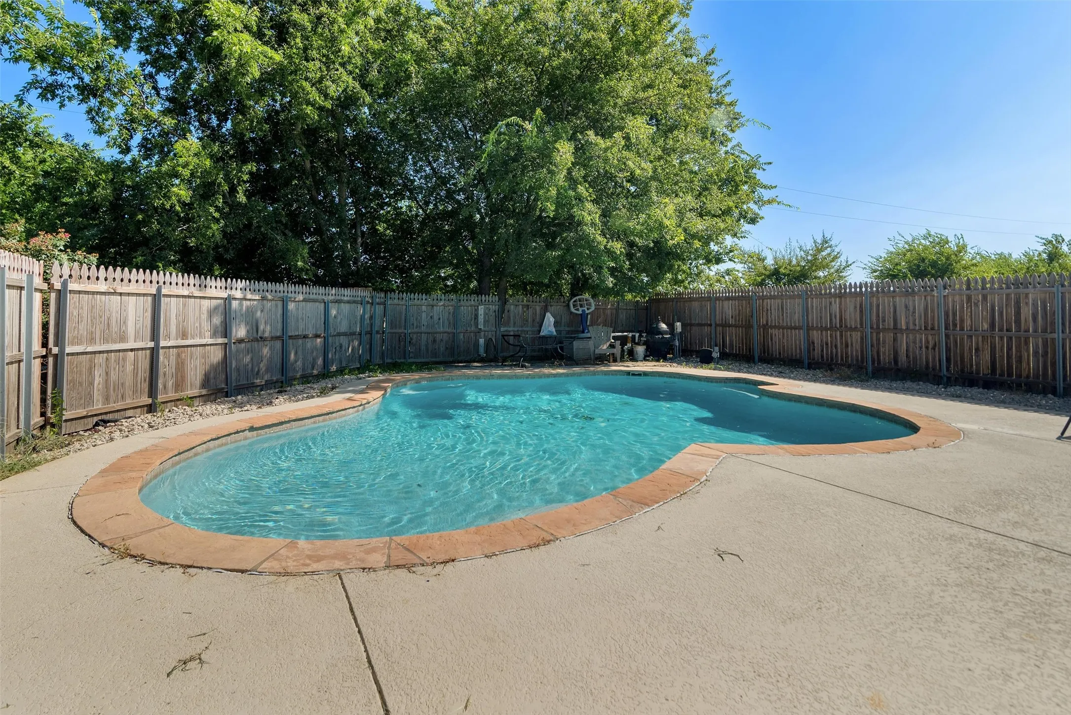 Single Family Residence For Sale in Fannin County , 8787 S State Highway 78, Leonard, Texas 75452, 4 Bedroom, 3 Bathroom, 1 Garage spaces, 2,805 Sqft, built in 2002, mls#21358634, Real Estate Agent in Leonard, Homes For Sale in Fannin county, Homes For Sale in Leonard, Realtor in Leonard Texas, Real Estate Brokerage Independent Realty Texas, Luminita Cordes Realtor