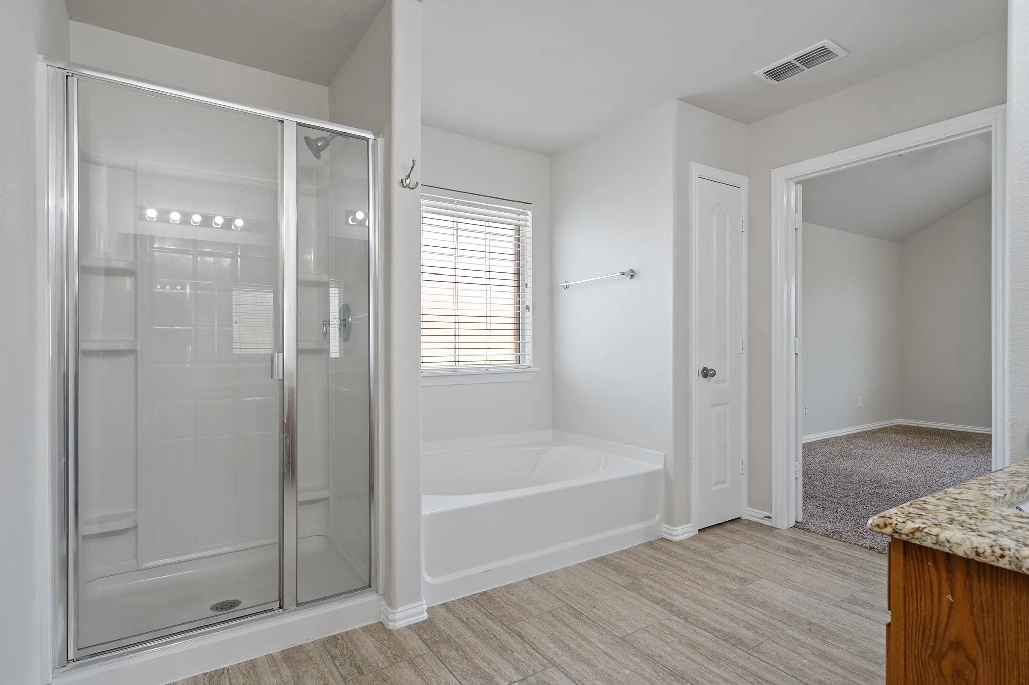 Single Family Residence For Sale in Hunt County , 141 Toma Hawk Drive, Greenville, Texas 75402, 4 Bedroom, 3 Bathroom, 2 Garage spaces, 2,507 Sqft, built in 2004, mls#21358741, Real Estate Agent in Greenville, Homes For Sale in Hunt county, Homes For Sale in Greenville, Realtor in Greenville Texas, Real Estate Brokerage Independent Realty Texas, Luminita Cordes Realtor