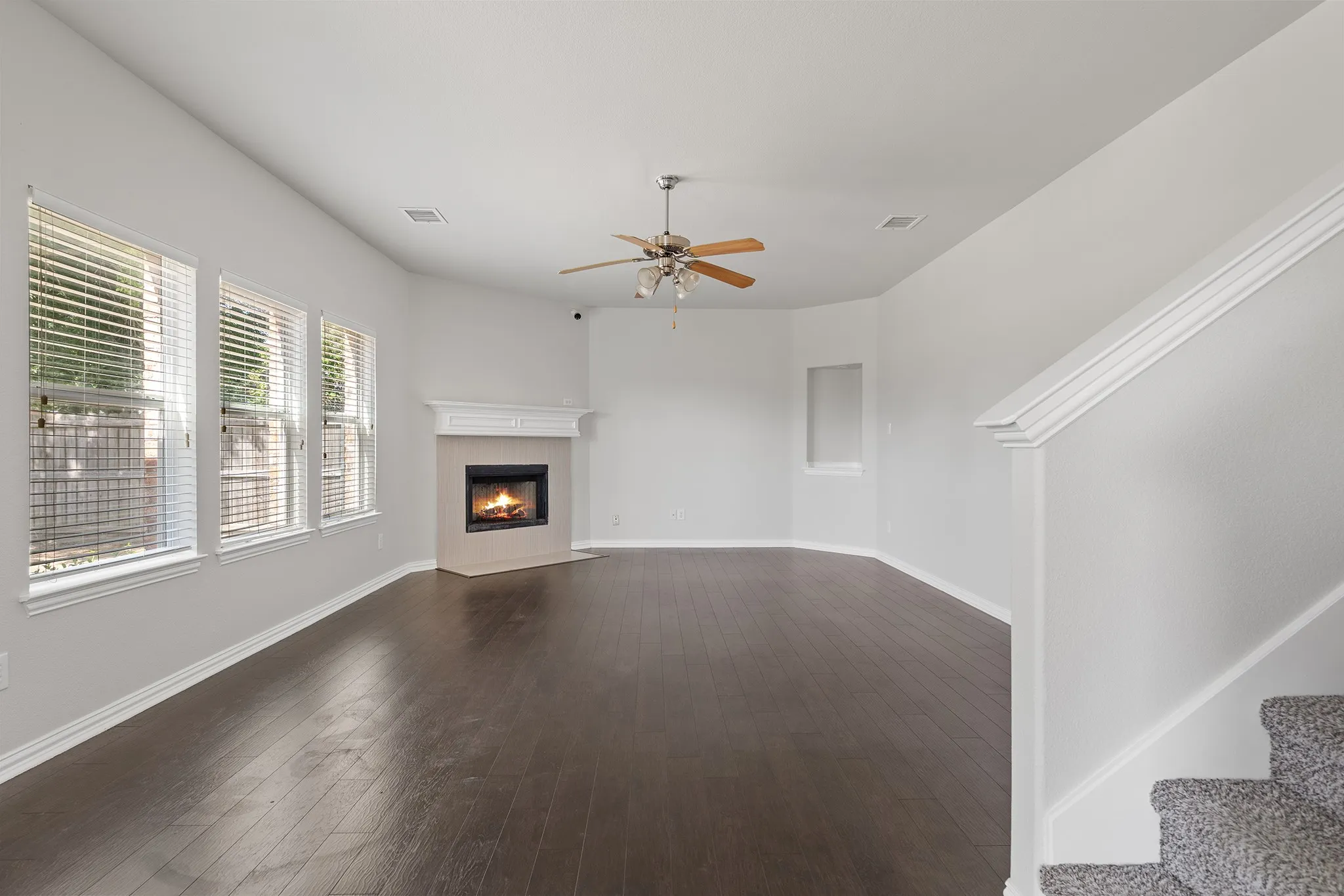 Single Family Residence For Sale in Hunt County , 141 Toma Hawk Drive, Greenville, Texas 75402, 4 Bedroom, 3 Bathroom, 2 Garage spaces, 2,507 Sqft, built in 2004, mls#21358741, Real Estate Agent in Greenville, Homes For Sale in Hunt county, Homes For Sale in Greenville, Realtor in Greenville Texas, Real Estate Brokerage Independent Realty Texas, Luminita Cordes Realtor