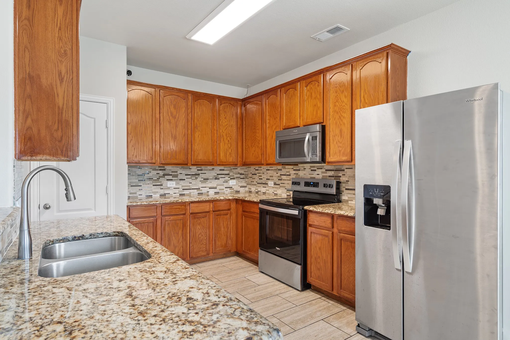 Single Family Residence For Sale in Hunt County , 141 Toma Hawk Drive, Greenville, Texas 75402, 4 Bedroom, 3 Bathroom, 2 Garage spaces, 2,507 Sqft, built in 2004, mls#21358741, Real Estate Agent in Greenville, Homes For Sale in Hunt county, Homes For Sale in Greenville, Realtor in Greenville Texas, Real Estate Brokerage Independent Realty Texas, Luminita Cordes Realtor
