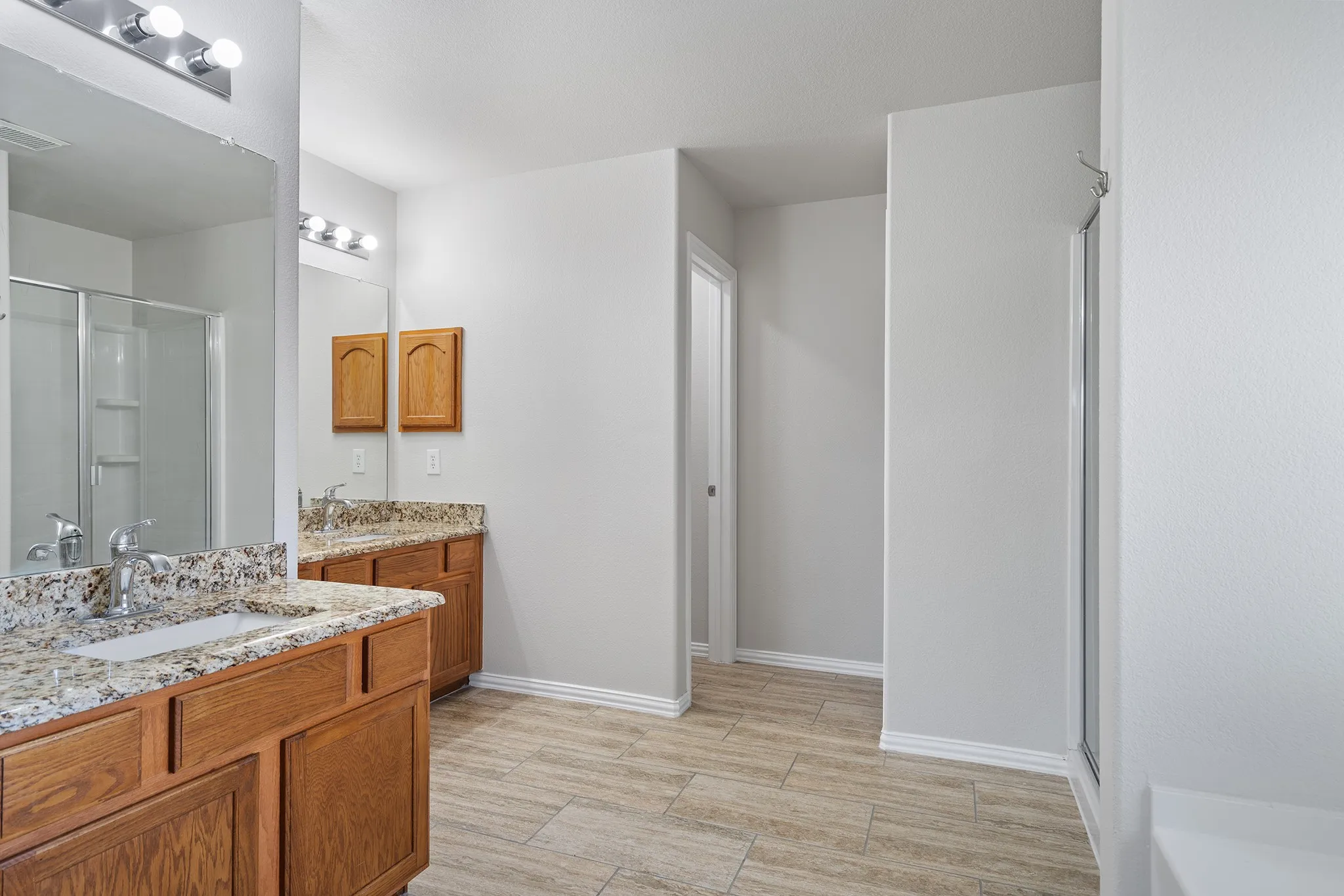 Single Family Residence For Sale in Hunt County , 141 Toma Hawk Drive, Greenville, Texas 75402, 4 Bedroom, 3 Bathroom, 2 Garage spaces, 2,507 Sqft, built in 2004, mls#21358741, Real Estate Agent in Greenville, Homes For Sale in Hunt county, Homes For Sale in Greenville, Realtor in Greenville Texas, Real Estate Brokerage Independent Realty Texas, Luminita Cordes Realtor