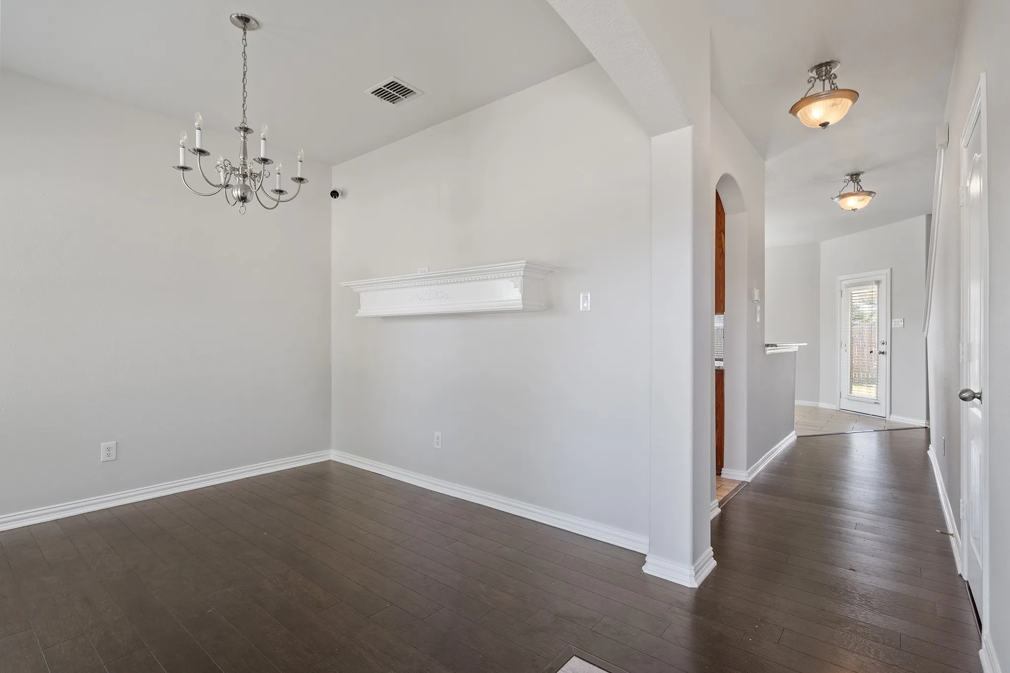 Single Family Residence For Sale in Hunt County , 141 Toma Hawk Drive, Greenville, Texas 75402, 4 Bedroom, 3 Bathroom, 2 Garage spaces, 2,507 Sqft, built in 2004, mls#21358741, Real Estate Agent in Greenville, Homes For Sale in Hunt county, Homes For Sale in Greenville, Realtor in Greenville Texas, Real Estate Brokerage Independent Realty Texas, Luminita Cordes Realtor