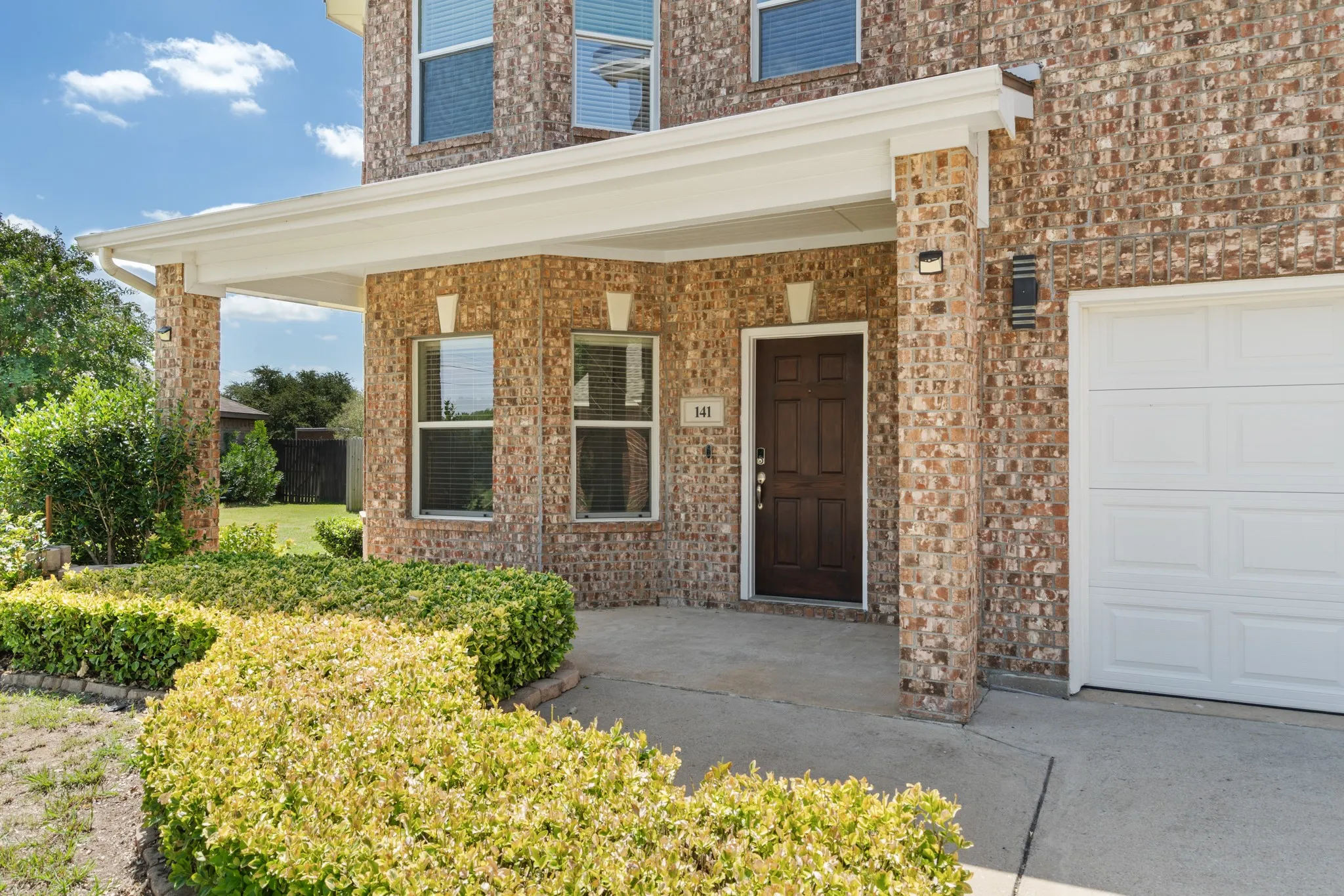 Single Family Residence For Sale in Hunt County , 141 Toma Hawk Drive, Greenville, Texas 75402, 4 Bedroom, 3 Bathroom, 2 Garage spaces, 2,507 Sqft, built in 2004, mls#21358741, Real Estate Agent in Greenville, Homes For Sale in Hunt county, Homes For Sale in Greenville, Realtor in Greenville Texas, Real Estate Brokerage Independent Realty Texas, Luminita Cordes Realtor