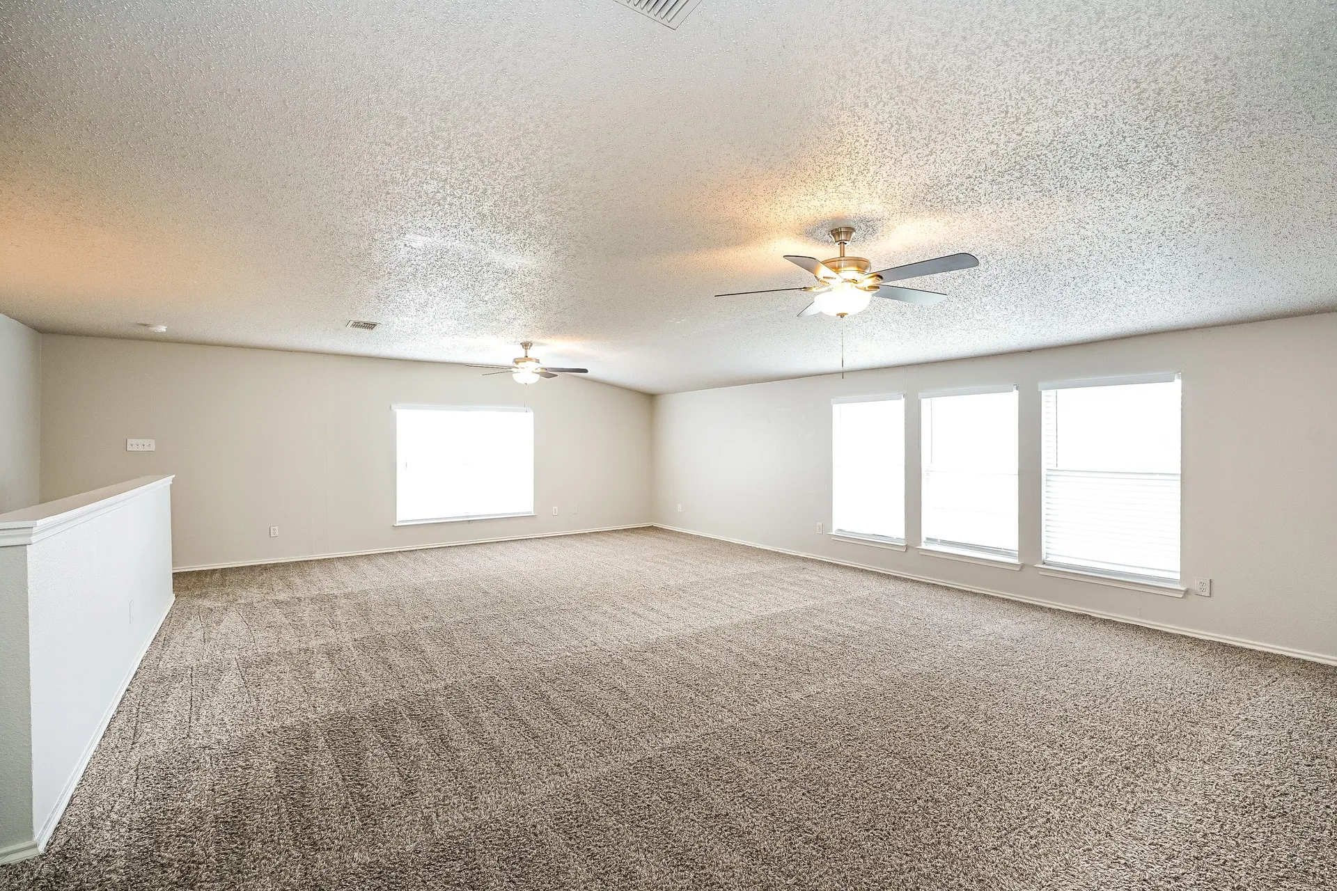 Single Family Residence For Rent in Tarrant County , 5293 Chessie Circle, Haltom City, Texas 76137, 4 Bedroom, 3 Bathroom, 2 Garage spaces, 3,131 Sqft, built in 1999, mls#21358833, Real Estate Agent in Haltom City, Homes For Rent in Tarrant county, Homes For Rent in Haltom City, Realtor in Haltom City Texas, Real Estate Brokerage Independent Realty Texas, Luminita Cordes Realtor
