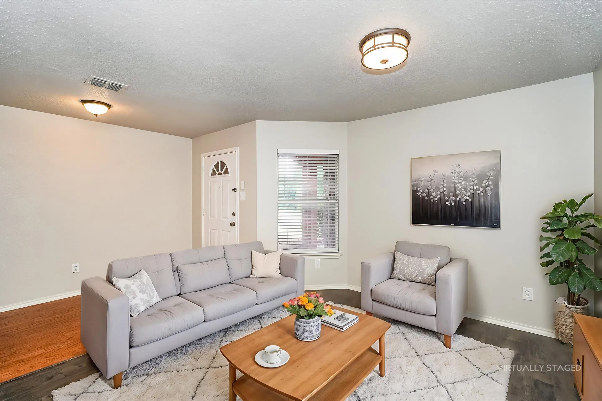 Single Family Residence For Rent in Tarrant County , 5293 Chessie Circle, Haltom City, Texas 76137, 4 Bedroom, 3 Bathroom, 2 Garage spaces, 3,131 Sqft, built in 1999, mls#21358833, Real Estate Agent in Haltom City, Homes For Rent in Tarrant county, Homes For Rent in Haltom City, Realtor in Haltom City Texas, Real Estate Brokerage Independent Realty Texas, Luminita Cordes Realtor