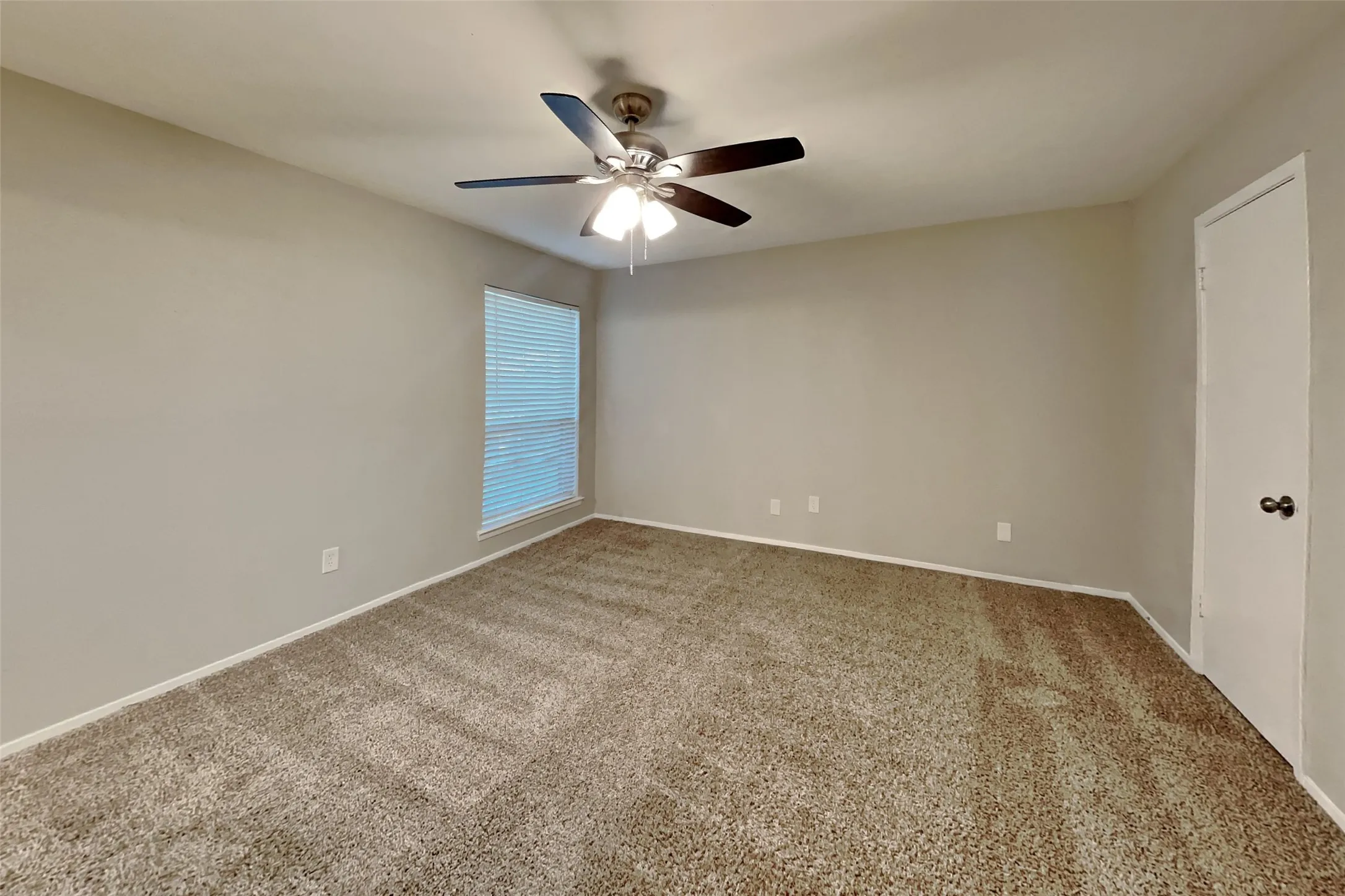 Single Family Residence For Rent in Tarrant County , 5423 Lansingford Trail, Arlington, Texas 76017, 3 Bedroom, 2 Bathroom, 2 Garage spaces, 1,557 Sqft, built in 1980, mls#21358831, Real Estate Agent in Arlington, Homes For Rent in Tarrant county, Homes For Rent in Arlington, Realtor in Arlington Texas, Real Estate Brokerage Independent Realty Texas, Luminita Cordes Realtor