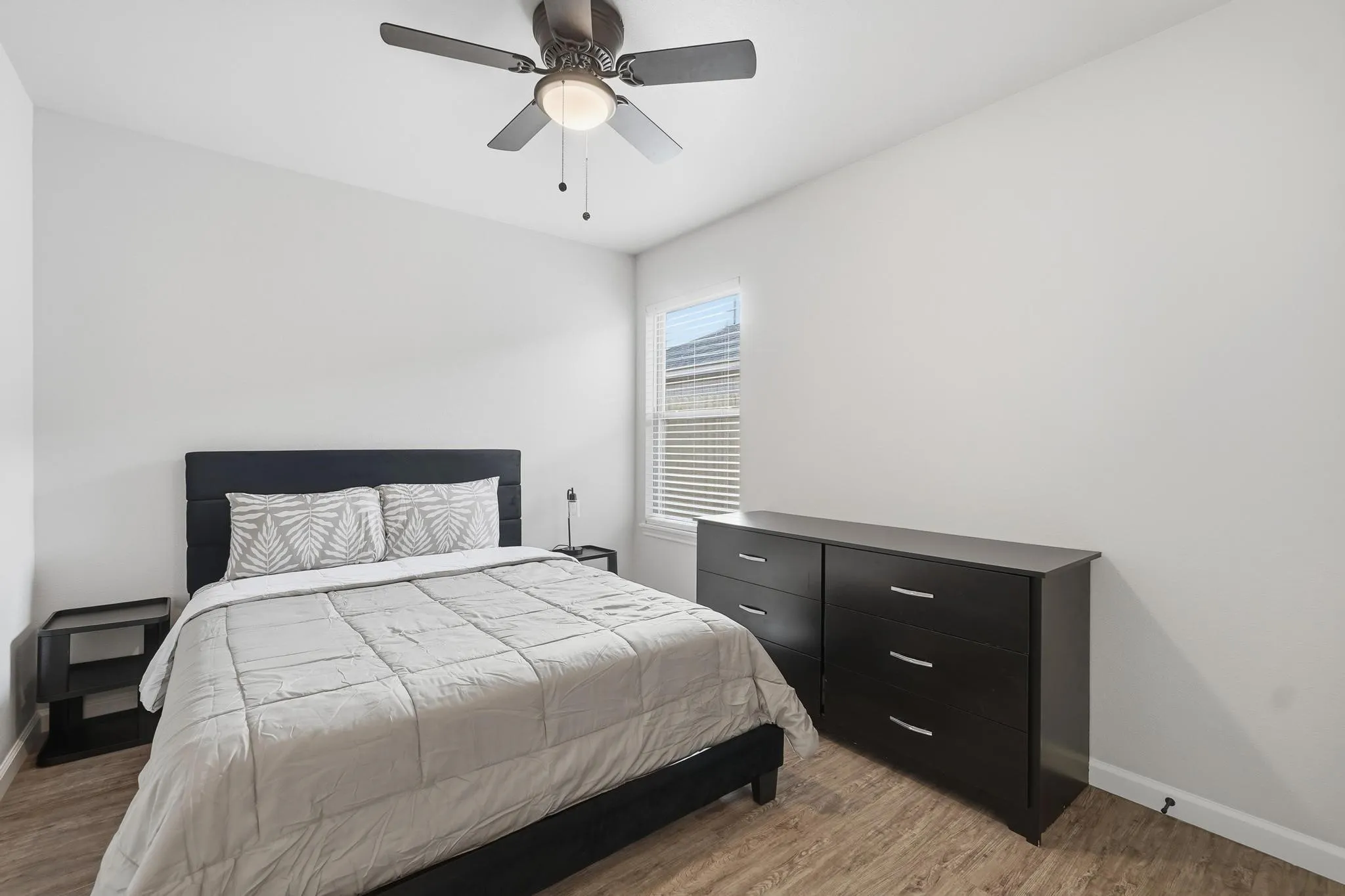 Per seller, these are pictures of an identical house but not the exact house.