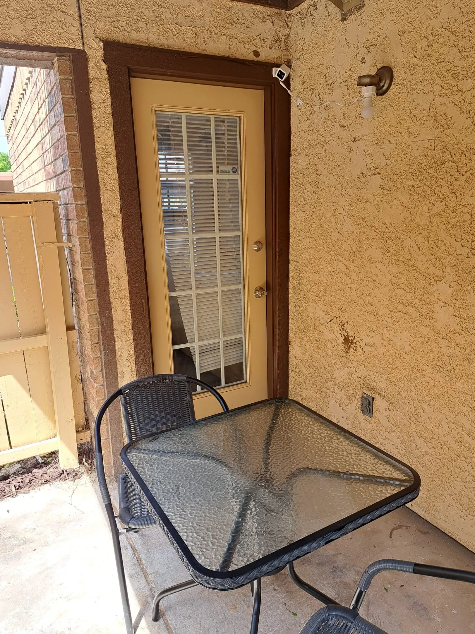 Condominium For Sale in Tarrant County , 1702 Crest Point Drive, Arlington, Texas 76012, 1 Bedroom, 1 Bathroom, Garage spaces, 512 Sqft, built in 1983, mls#21358737, Real Estate Agent in Arlington, Homes For Sale in Tarrant county, Homes For Sale in Arlington, Realtor in Arlington Texas, Real Estate Brokerage Independent Realty Texas, Luminita Cordes Realtor