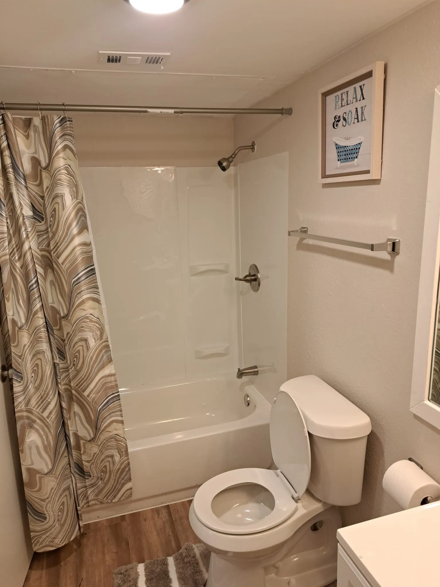 Condominium For Sale in Tarrant County , 1702 Crest Point Drive, Arlington, Texas 76012, 1 Bedroom, 1 Bathroom, Garage spaces, 512 Sqft, built in 1983, mls#21358737, Real Estate Agent in Arlington, Homes For Sale in Tarrant county, Homes For Sale in Arlington, Realtor in Arlington Texas, Real Estate Brokerage Independent Realty Texas, Luminita Cordes Realtor