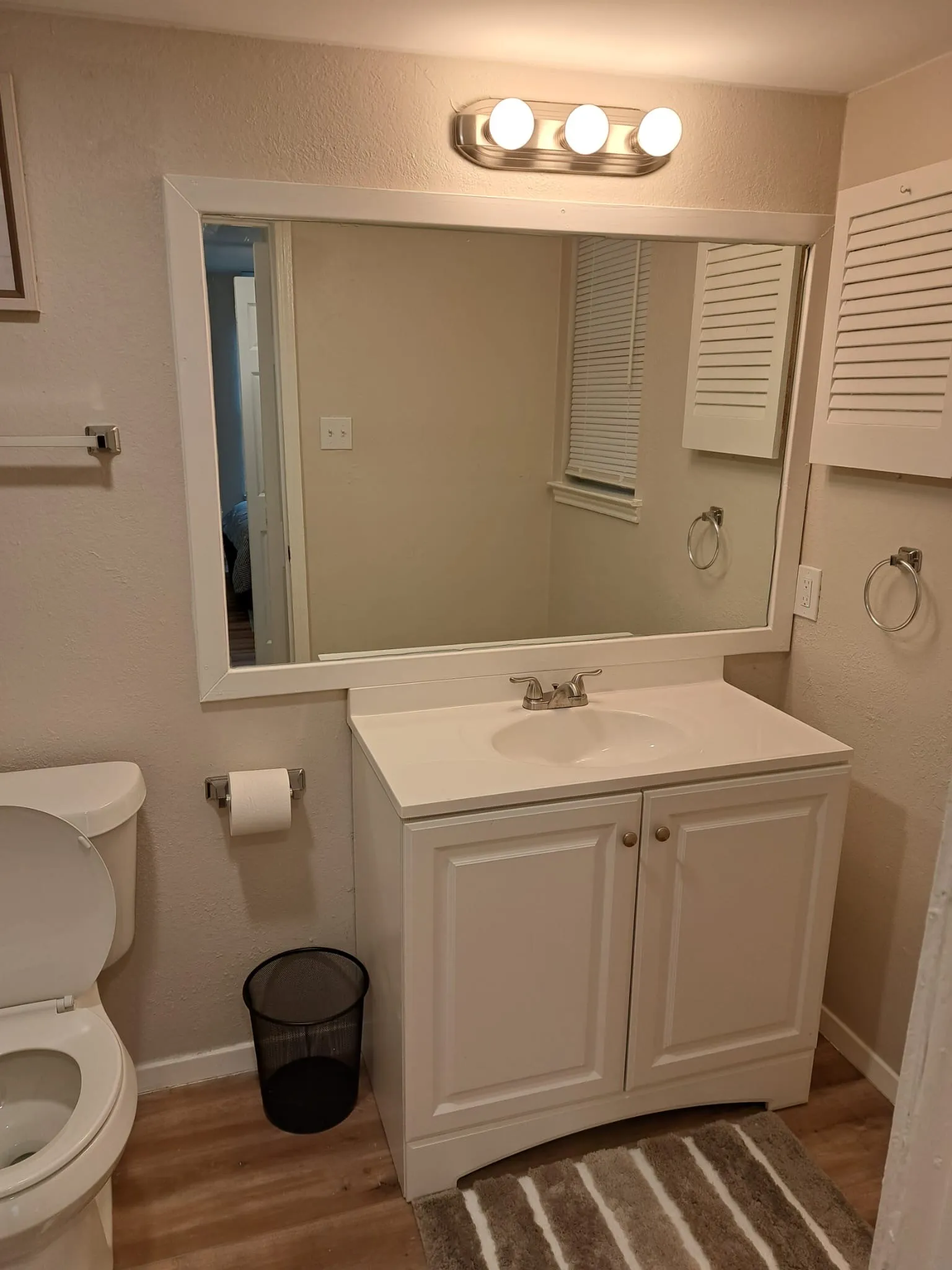 Condominium For Sale in Tarrant County , 1702 Crest Point Drive, Arlington, Texas 76012, 1 Bedroom, 1 Bathroom, Garage spaces, 512 Sqft, built in 1983, mls#21358737, Real Estate Agent in Arlington, Homes For Sale in Tarrant county, Homes For Sale in Arlington, Realtor in Arlington Texas, Real Estate Brokerage Independent Realty Texas, Luminita Cordes Realtor