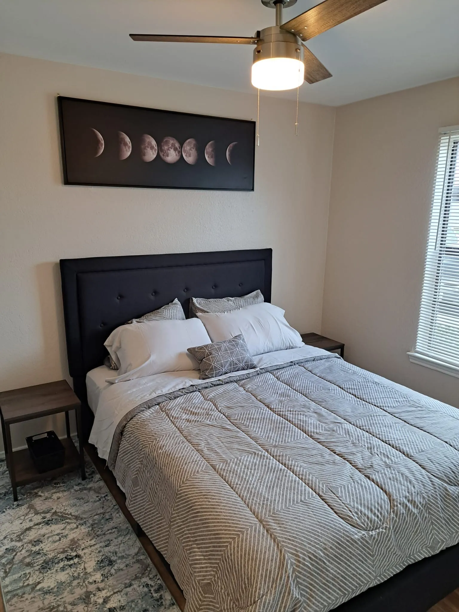 Condominium For Sale in Tarrant County , 1702 Crest Point Drive, Arlington, Texas 76012, 1 Bedroom, 1 Bathroom, Garage spaces, 512 Sqft, built in 1983, mls#21358737, Real Estate Agent in Arlington, Homes For Sale in Tarrant county, Homes For Sale in Arlington, Realtor in Arlington Texas, Real Estate Brokerage Independent Realty Texas, Luminita Cordes Realtor
