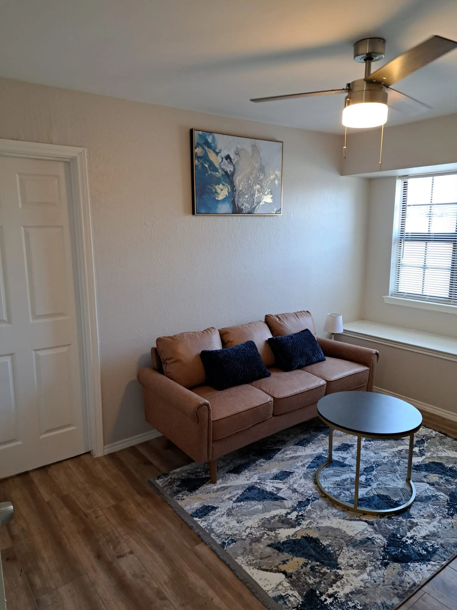Condominium For Sale in Tarrant County , 1702 Crest Point Drive, Arlington, Texas 76012, 1 Bedroom, 1 Bathroom, Garage spaces, 512 Sqft, built in 1983, mls#21358737, Real Estate Agent in Arlington, Homes For Sale in Tarrant county, Homes For Sale in Arlington, Realtor in Arlington Texas, Real Estate Brokerage Independent Realty Texas, Luminita Cordes Realtor