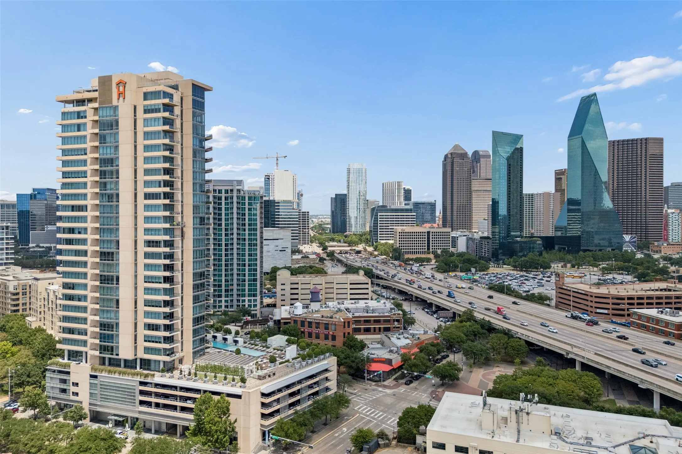 Condominium For Sale in Dallas County , 2200 Victory Avenue 502, Dallas, Texas 75219, 1 Bedroom, 2 Bathroom, 1 Garage spaces, 1,165 Sqft, built in 2007, Price $650,000, mls#21358422, Real Estate Agent in Dallas, Homes For Sale in Dallas county, Homes For Sale in Dallas, Realtor in Dallas Texas, Real Estate Brokerage Independent Realty Texas, Luminita Cordes Realtor