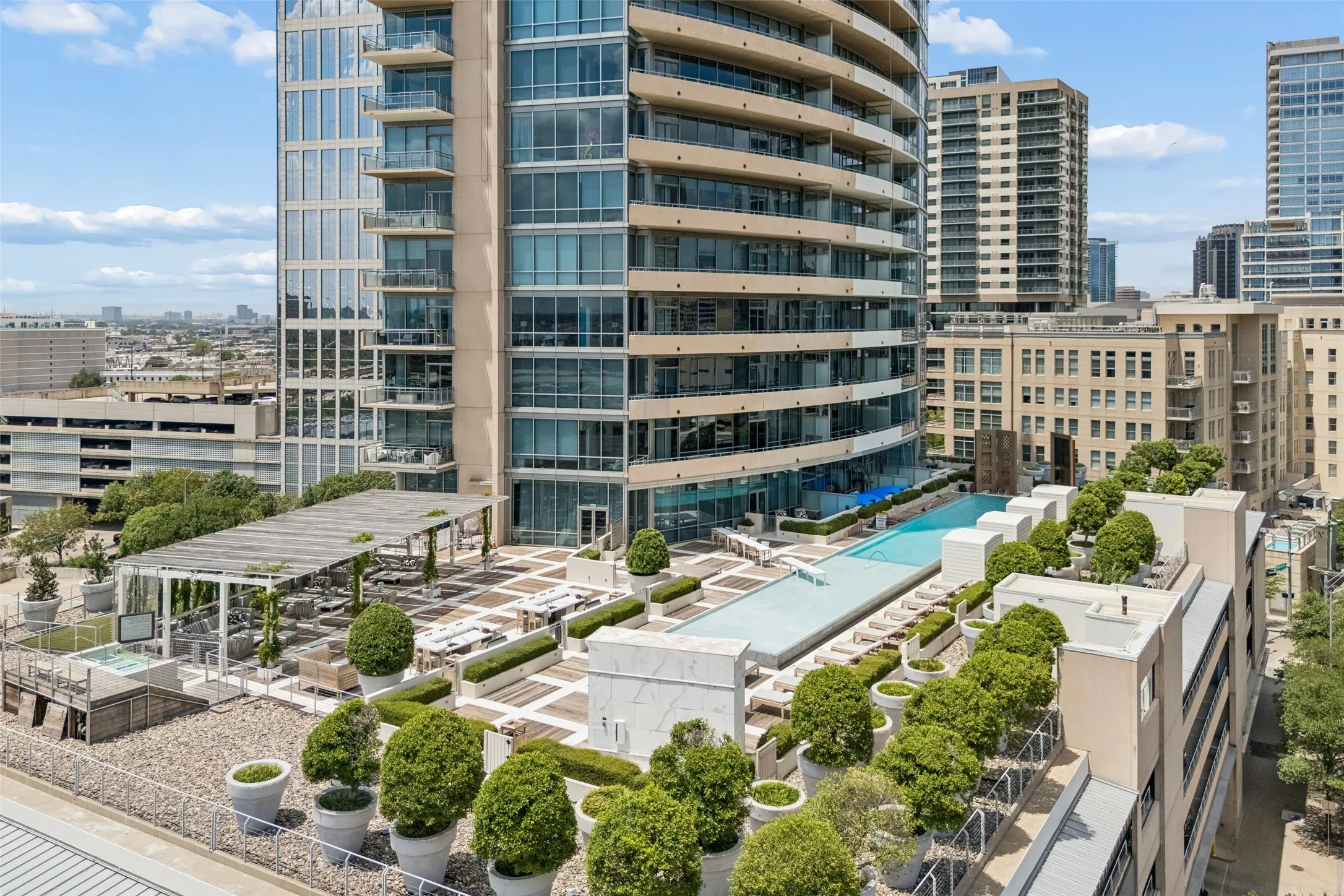 Condominium For Sale in Dallas County , 2200 Victory Avenue 502, Dallas, Texas 75219, 1 Bedroom, 2 Bathroom, 1 Garage spaces, 1,165 Sqft, built in 2007, Price $650,000, mls#21358422, Real Estate Agent in Dallas, Homes For Sale in Dallas county, Homes For Sale in Dallas, Realtor in Dallas Texas, Real Estate Brokerage Independent Realty Texas, Luminita Cordes Realtor