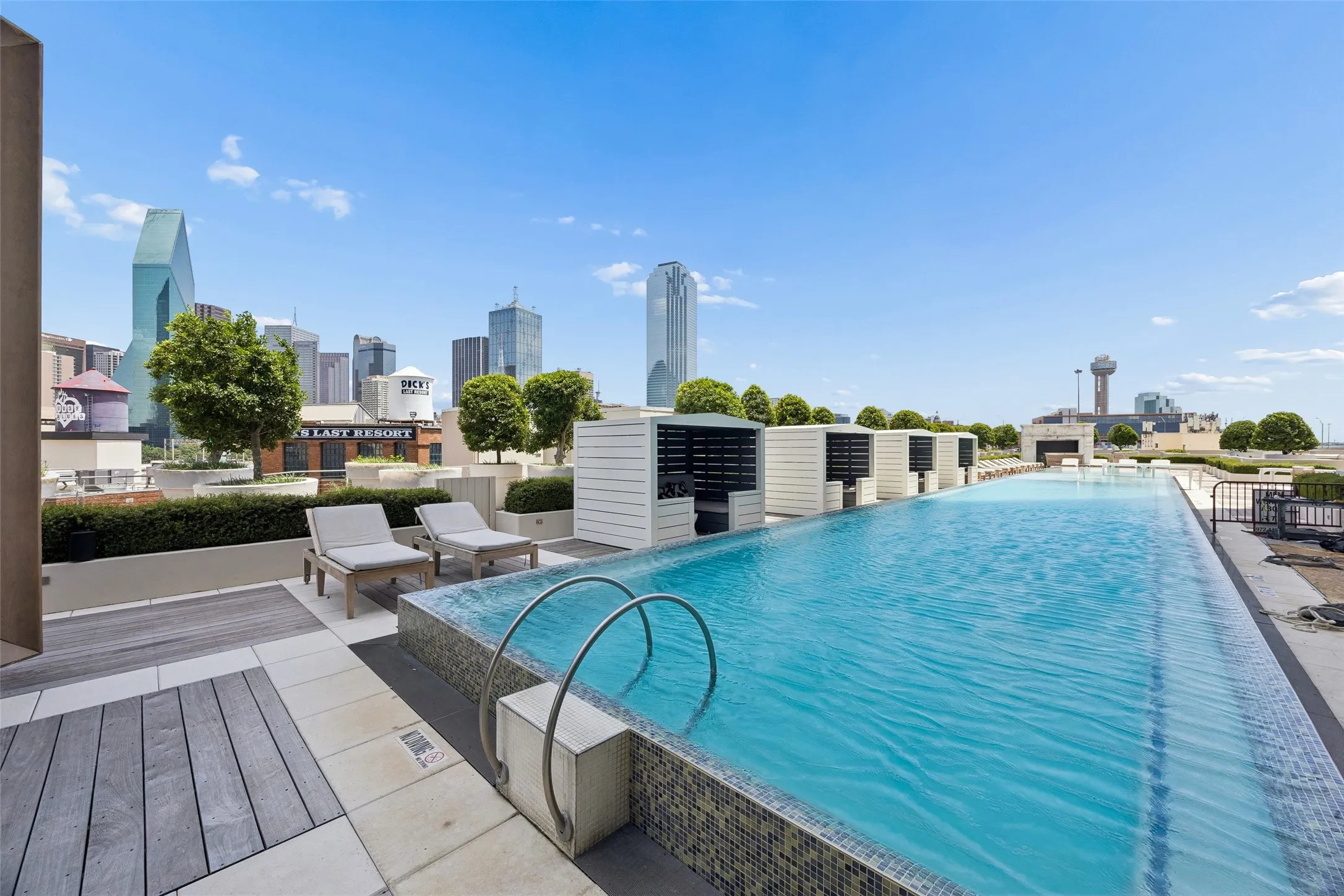 Condominium For Sale in Dallas County , 2200 Victory Avenue 502, Dallas, Texas 75219, 1 Bedroom, 2 Bathroom, 1 Garage spaces, 1,165 Sqft, built in 2007, Price $650,000, mls#21358422, Real Estate Agent in Dallas, Homes For Sale in Dallas county, Homes For Sale in Dallas, Realtor in Dallas Texas, Real Estate Brokerage Independent Realty Texas, Luminita Cordes Realtor