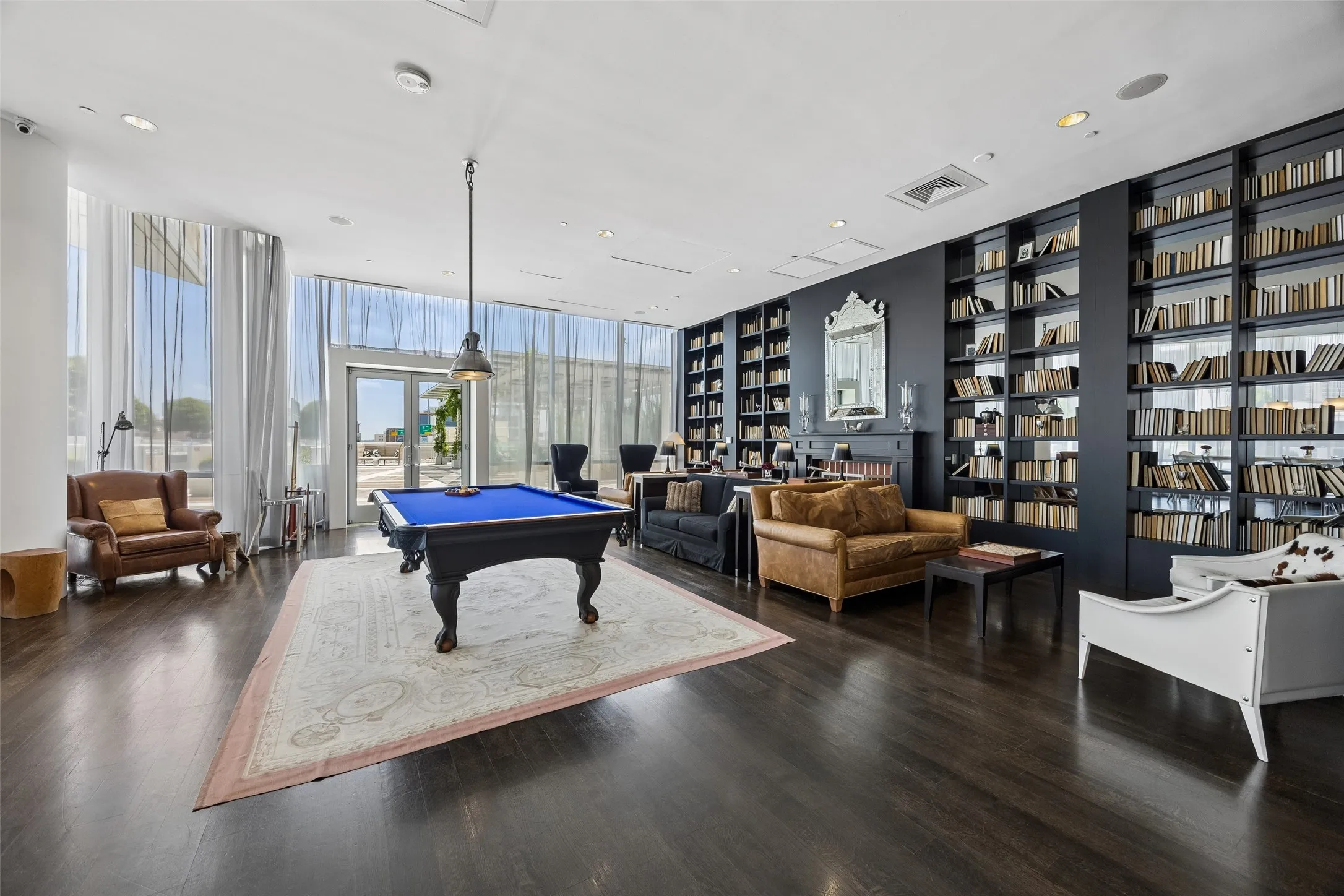 Condominium For Sale in Dallas County , 2200 Victory Avenue 502, Dallas, Texas 75219, 1 Bedroom, 2 Bathroom, 1 Garage spaces, 1,165 Sqft, built in 2007, Price $650,000, mls#21358422, Real Estate Agent in Dallas, Homes For Sale in Dallas county, Homes For Sale in Dallas, Realtor in Dallas Texas, Real Estate Brokerage Independent Realty Texas, Luminita Cordes Realtor