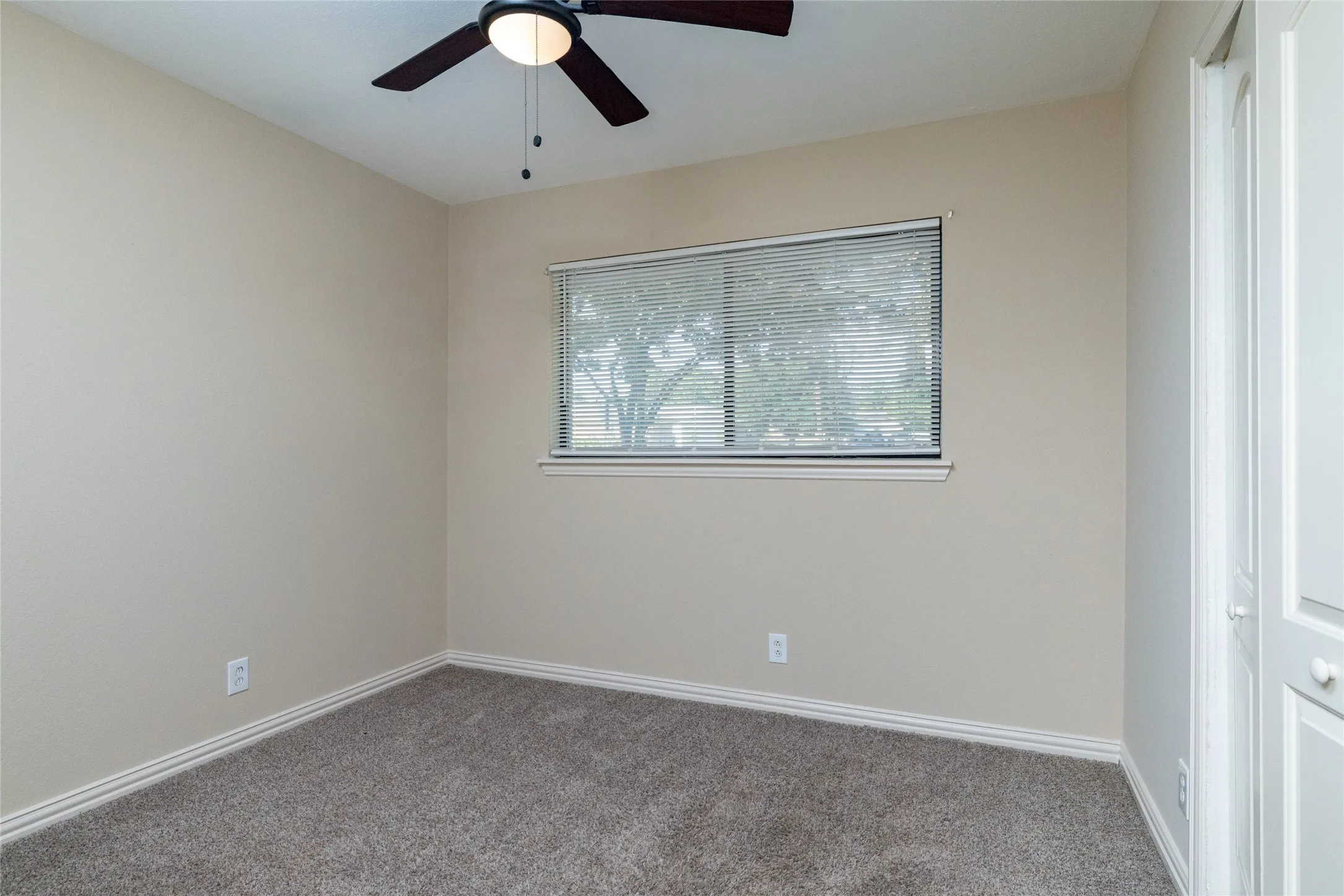 Single Family Residence For Sale in Dallas County , 2906 Harvard Street N, Irving, Texas 75062, 3 Bedroom, 2 Bathroom, 1 Garage spaces, 1,253 Sqft, built in 1963, mls#21358662, Real Estate Agent in Irving, Homes For Sale in Dallas county, Homes For Sale in Irving, Realtor in Irving Texas, Real Estate Brokerage Independent Realty Texas, Luminita Cordes Realtor
