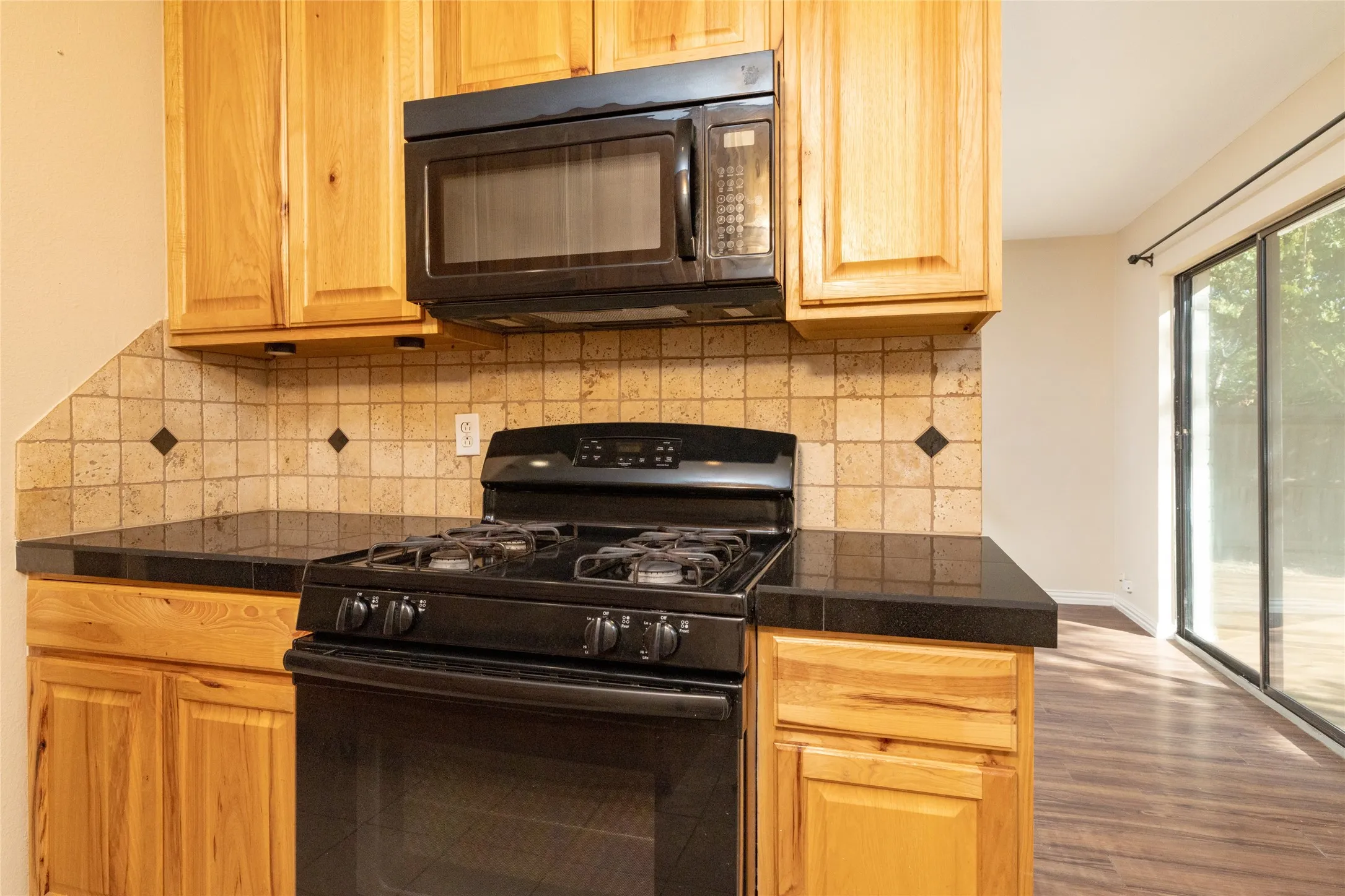 Single Family Residence For Sale in Dallas County , 2906 Harvard Street N, Irving, Texas 75062, 3 Bedroom, 2 Bathroom, 1 Garage spaces, 1,253 Sqft, built in 1963, mls#21358662, Real Estate Agent in Irving, Homes For Sale in Dallas county, Homes For Sale in Irving, Realtor in Irving Texas, Real Estate Brokerage Independent Realty Texas, Luminita Cordes Realtor