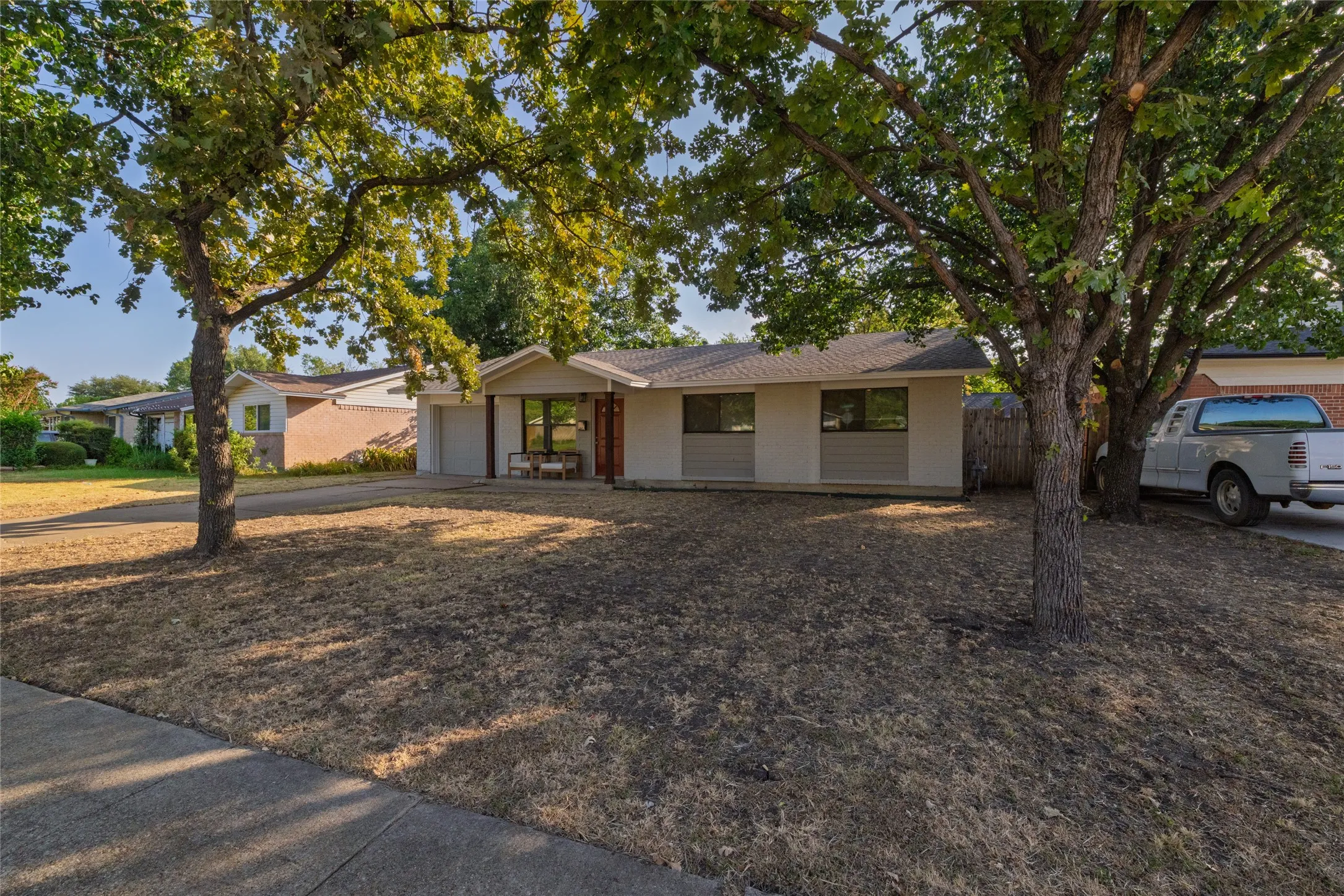 Single Family Residence For Sale in Dallas County , 2906 Harvard Street N, Irving, Texas 75062, 3 Bedroom, 2 Bathroom, 1 Garage spaces, 1,253 Sqft, built in 1963, mls#21358662, Real Estate Agent in Irving, Homes For Sale in Dallas county, Homes For Sale in Irving, Realtor in Irving Texas, Real Estate Brokerage Independent Realty Texas, Luminita Cordes Realtor
