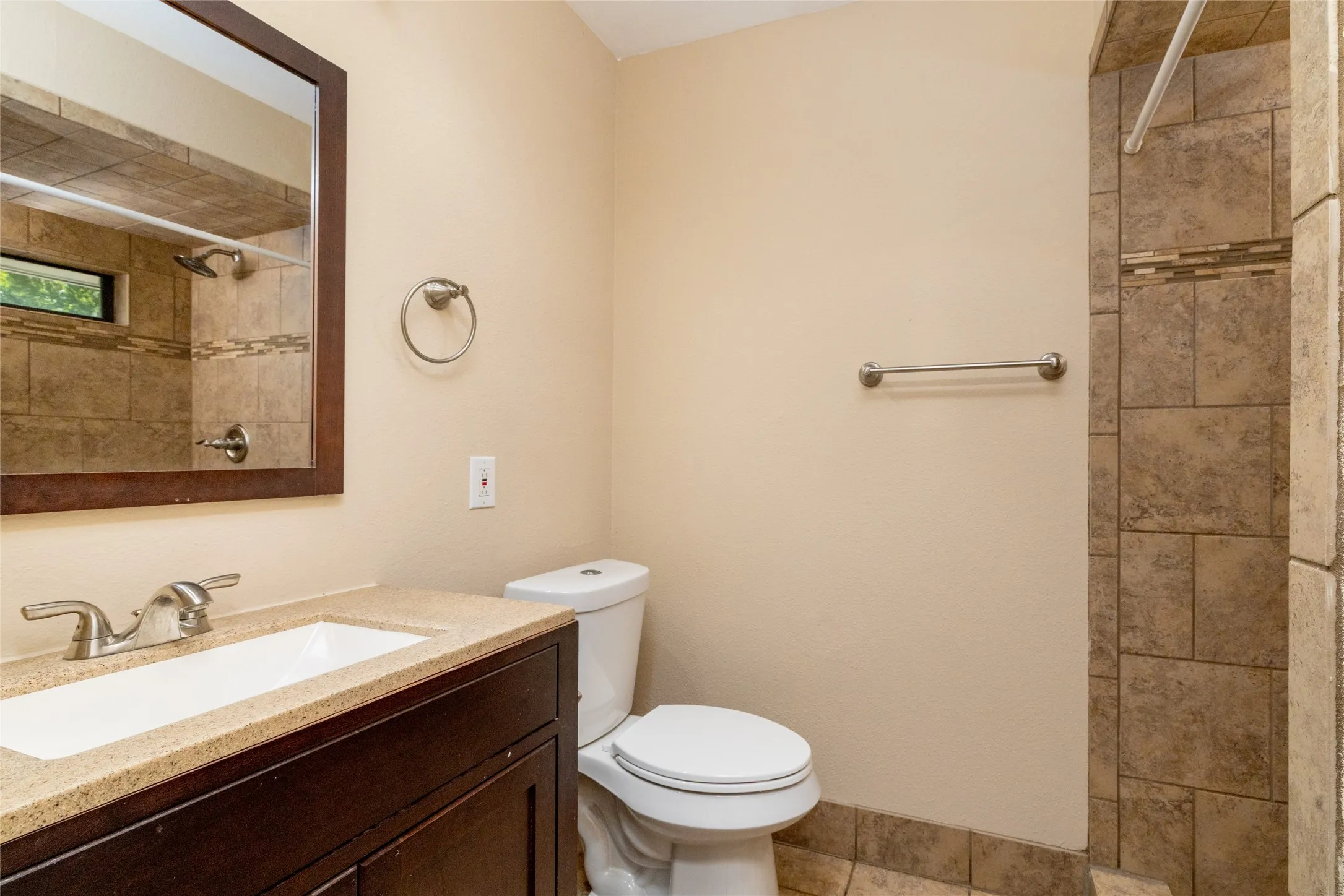 Single Family Residence For Sale in Dallas County , 2906 Harvard Street N, Irving, Texas 75062, 3 Bedroom, 2 Bathroom, 1 Garage spaces, 1,253 Sqft, built in 1963, mls#21358662, Real Estate Agent in Irving, Homes For Sale in Dallas county, Homes For Sale in Irving, Realtor in Irving Texas, Real Estate Brokerage Independent Realty Texas, Luminita Cordes Realtor