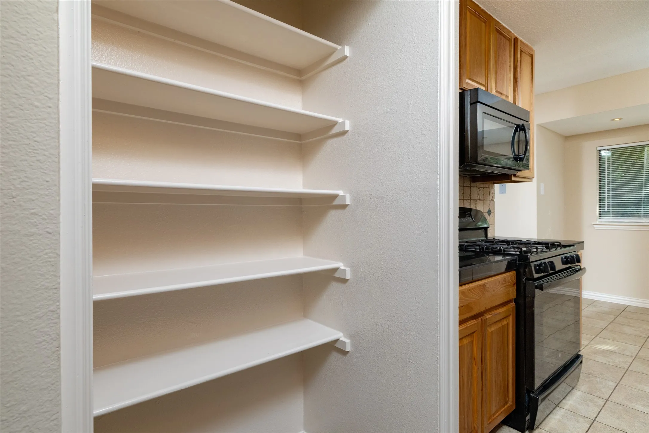 Single Family Residence For Sale in Dallas County , 2906 Harvard Street N, Irving, Texas 75062, 3 Bedroom, 2 Bathroom, 1 Garage spaces, 1,253 Sqft, built in 1963, mls#21358662, Real Estate Agent in Irving, Homes For Sale in Dallas county, Homes For Sale in Irving, Realtor in Irving Texas, Real Estate Brokerage Independent Realty Texas, Luminita Cordes Realtor