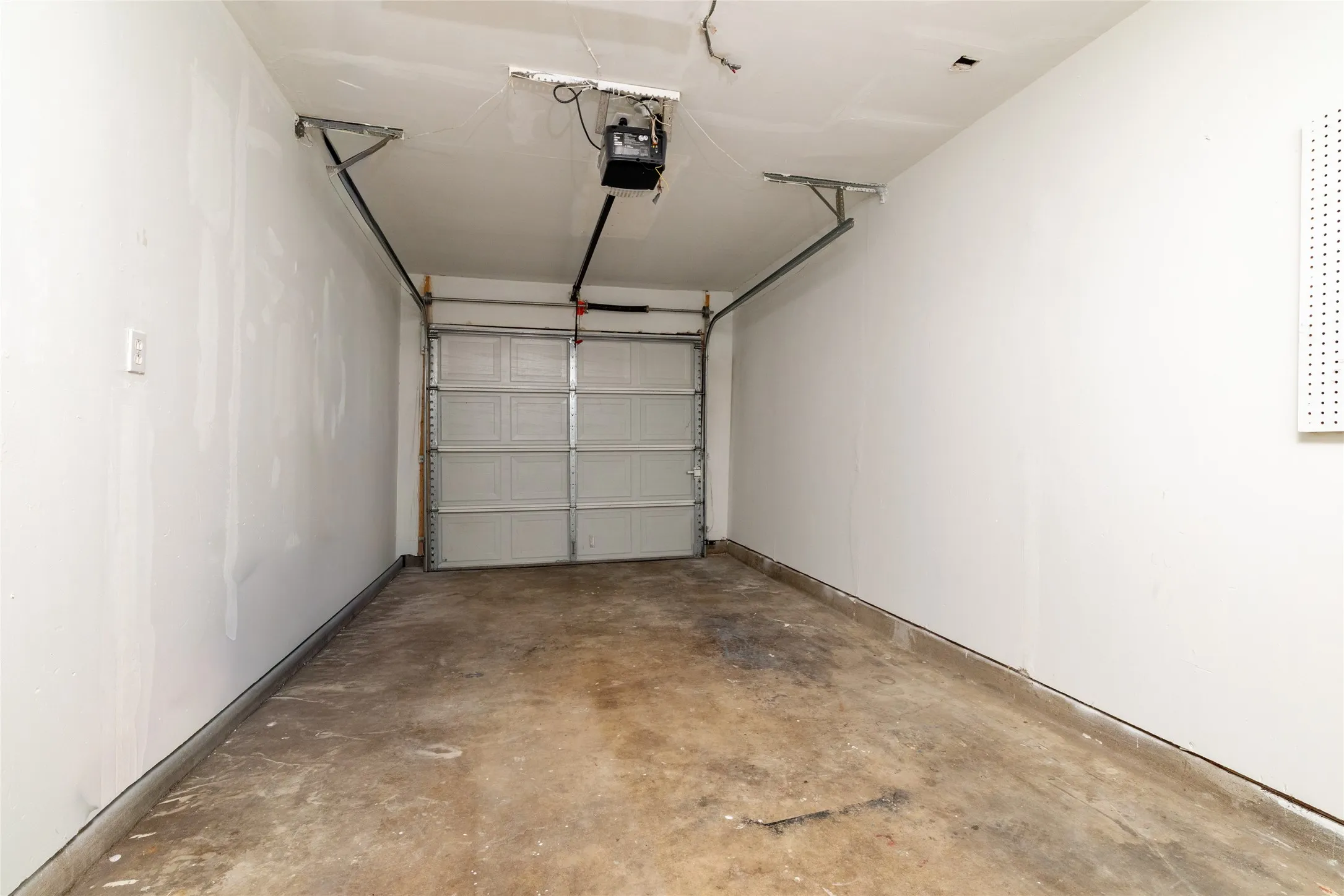 Single Family Residence For Sale in Dallas County , 2906 Harvard Street N, Irving, Texas 75062, 3 Bedroom, 2 Bathroom, 1 Garage spaces, 1,253 Sqft, built in 1963, mls#21358662, Real Estate Agent in Irving, Homes For Sale in Dallas county, Homes For Sale in Irving, Realtor in Irving Texas, Real Estate Brokerage Independent Realty Texas, Luminita Cordes Realtor