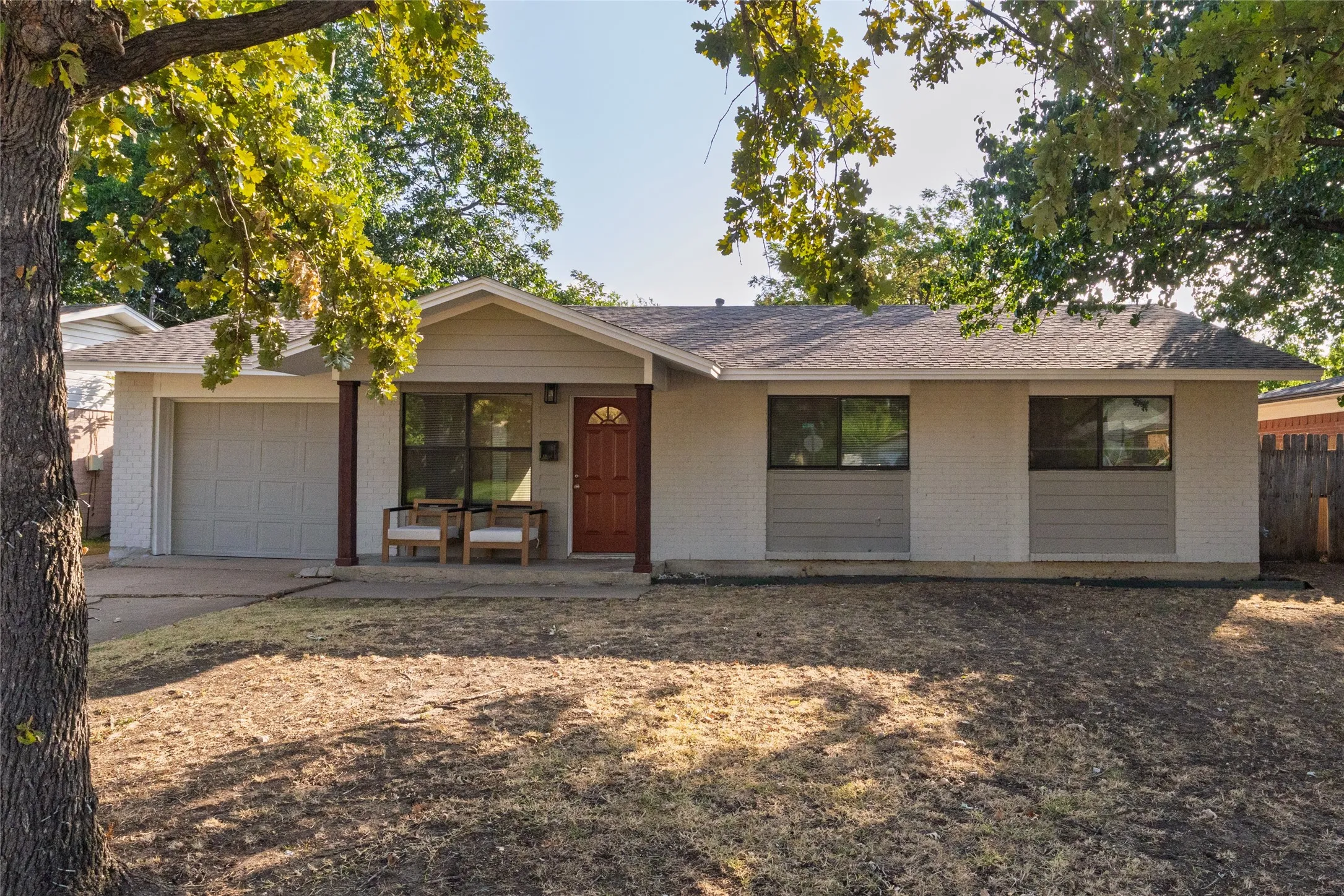 Single Family Residence For Sale in Dallas County , 2906 Harvard Street N, Irving, Texas 75062, 3 Bedroom, 2 Bathroom, 1 Garage spaces, 1,253 Sqft, built in 1963, mls#21358662, Real Estate Agent in Irving, Homes For Sale in Dallas county, Homes For Sale in Irving, Realtor in Irving Texas, Real Estate Brokerage Independent Realty Texas, Luminita Cordes Realtor