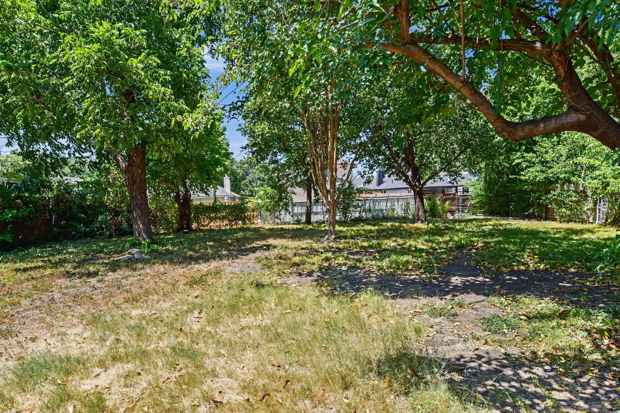 Single Family Residence For Sale in Dallas County , 8821 Rustown Drive, Dallas, Texas 75228, 3 Bedroom, 1 Bathroom, 1 Garage spaces, 1,159 Sqft, built in 1957, mls#21358853, Real Estate Agent in Dallas, Homes For Sale in Dallas county, Homes For Sale in Dallas, Realtor in Dallas Texas, Real Estate Brokerage Independent Realty Texas, Luminita Cordes Realtor