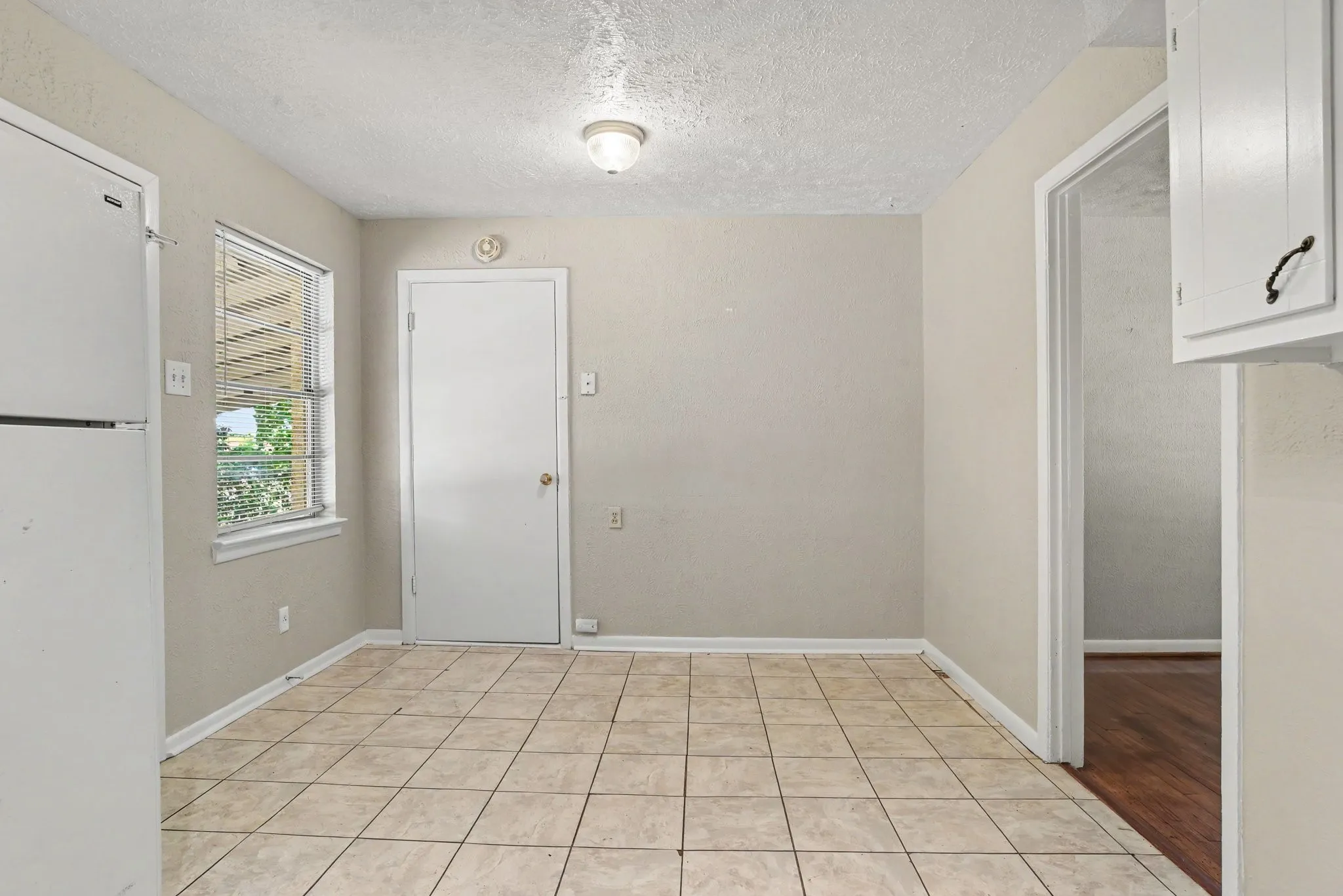 Single Family Residence For Sale in Dallas County , 8821 Rustown Drive, Dallas, Texas 75228, 3 Bedroom, 1 Bathroom, 1 Garage spaces, 1,159 Sqft, built in 1957, mls#21358853, Real Estate Agent in Dallas, Homes For Sale in Dallas county, Homes For Sale in Dallas, Realtor in Dallas Texas, Real Estate Brokerage Independent Realty Texas, Luminita Cordes Realtor