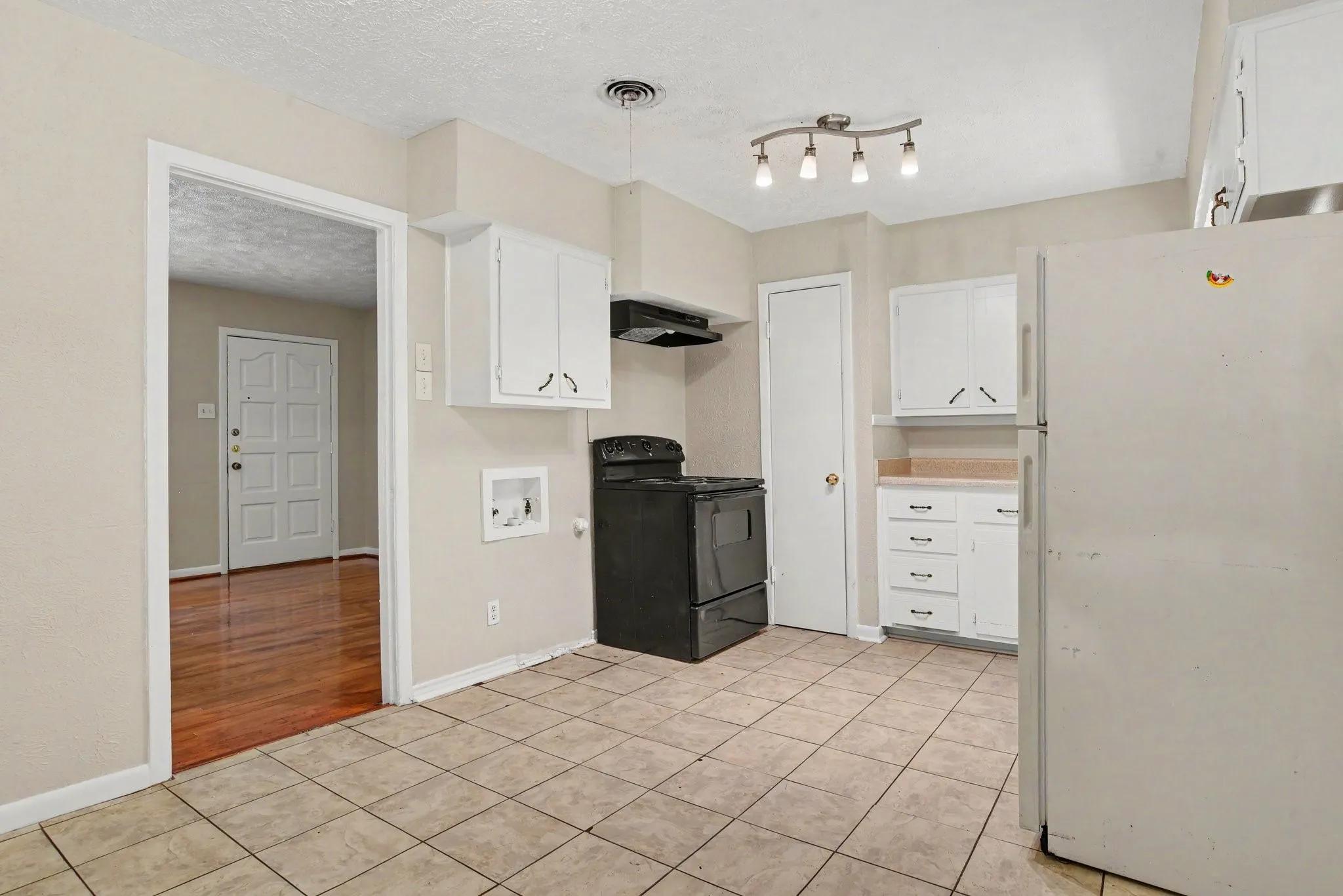 Single Family Residence For Sale in Dallas County , 8821 Rustown Drive, Dallas, Texas 75228, 3 Bedroom, 1 Bathroom, 1 Garage spaces, 1,159 Sqft, built in 1957, mls#21358853, Real Estate Agent in Dallas, Homes For Sale in Dallas county, Homes For Sale in Dallas, Realtor in Dallas Texas, Real Estate Brokerage Independent Realty Texas, Luminita Cordes Realtor