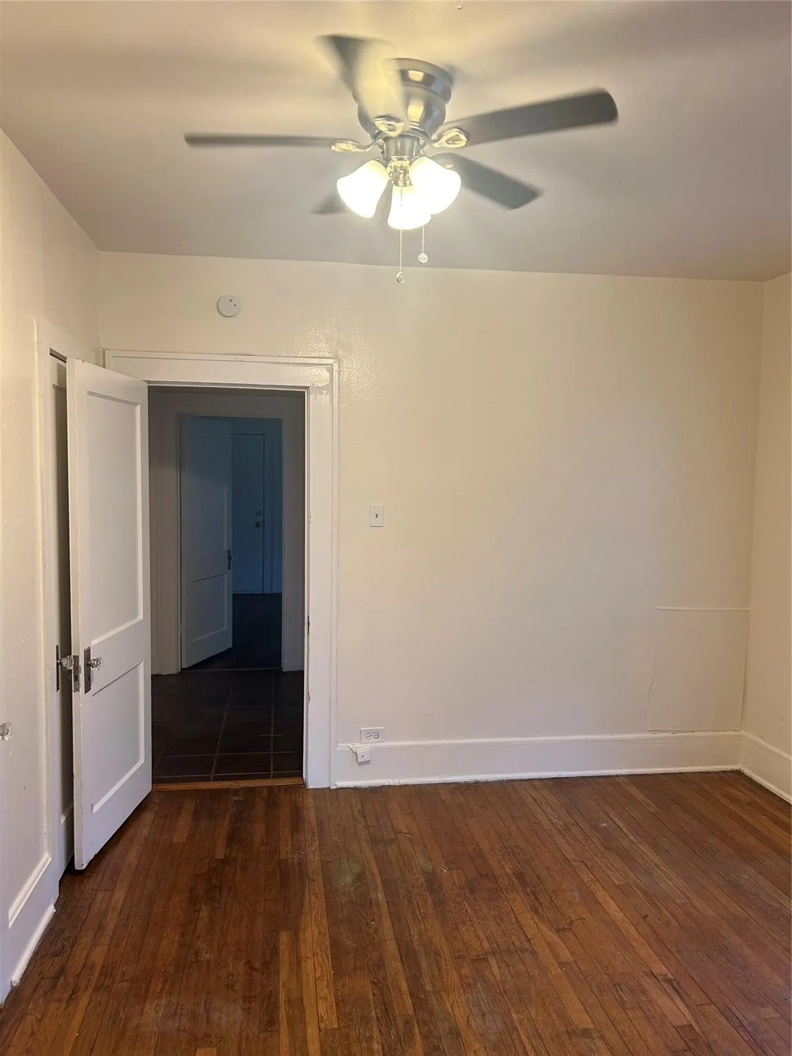 Single Family Residence For Sale in Dallas County , 1138 Pioneer Drive, Dallas, Texas 75224, 2 Bedroom, 1 Bathroom, Garage spaces, 1,283 Sqft, built in 1925, mls#21358693, Real Estate Agent in Dallas, Homes For Sale in Dallas county, Homes For Sale in Dallas, Realtor in Dallas Texas, Real Estate Brokerage Independent Realty Texas, Luminita Cordes Realtor