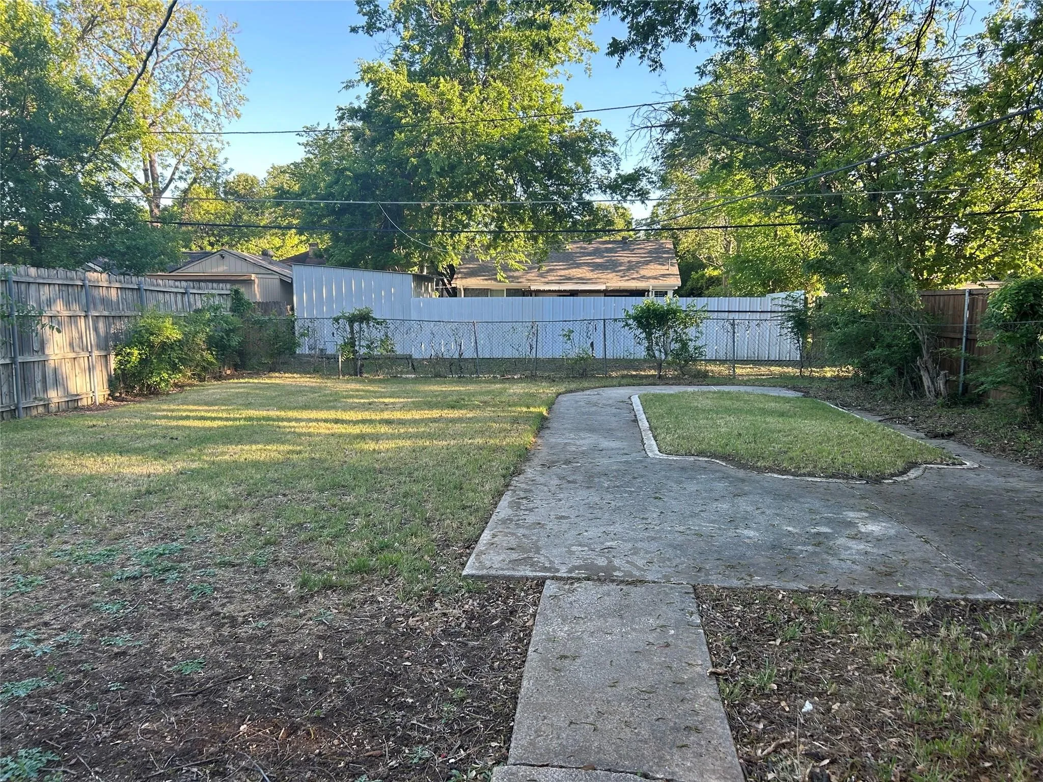 Single Family Residence For Sale in Dallas County , 1138 Pioneer Drive, Dallas, Texas 75224, 2 Bedroom, 1 Bathroom, Garage spaces, 1,283 Sqft, built in 1925, mls#21358693, Real Estate Agent in Dallas, Homes For Sale in Dallas county, Homes For Sale in Dallas, Realtor in Dallas Texas, Real Estate Brokerage Independent Realty Texas, Luminita Cordes Realtor