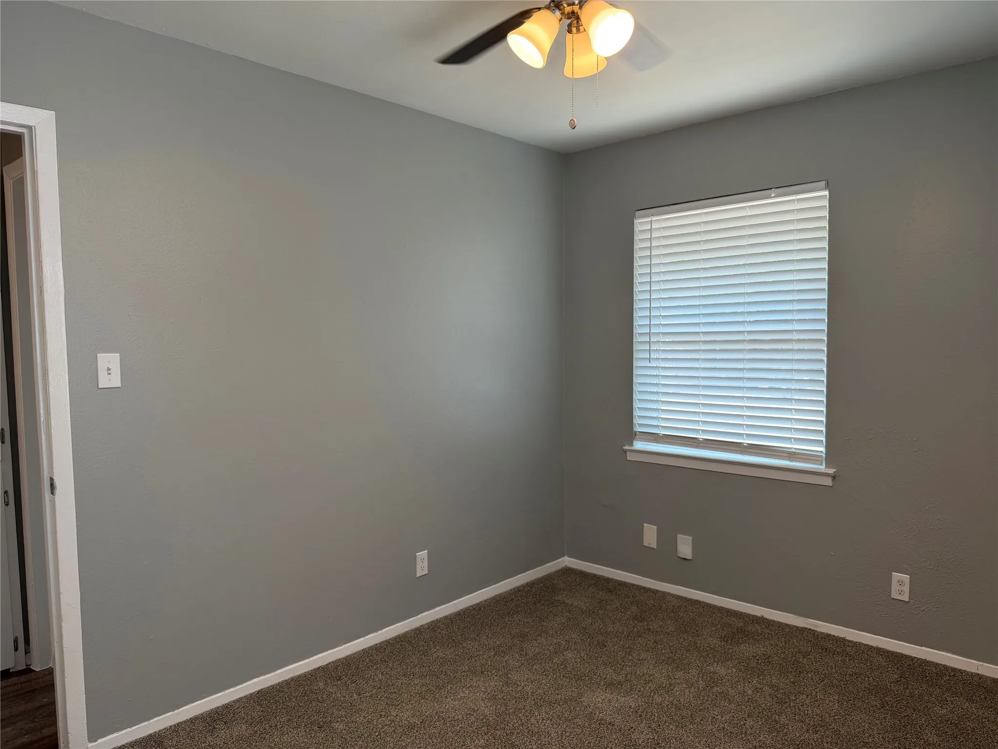 Duplex For Rent in Tarrant County , 2511 Normont Circle, Fort Worth, Texas 76103, 2 Bedroom, 1 Bathroom, 1 Garage spaces, 774 Sqft, built in 1954, mls#21358844, Real Estate Agent in Fort Worth, Homes For Rent in Tarrant county, Homes For Rent in Fort Worth, Realtor in Fort Worth Texas, Real Estate Brokerage Independent Realty Texas, Luminita Cordes Realtor