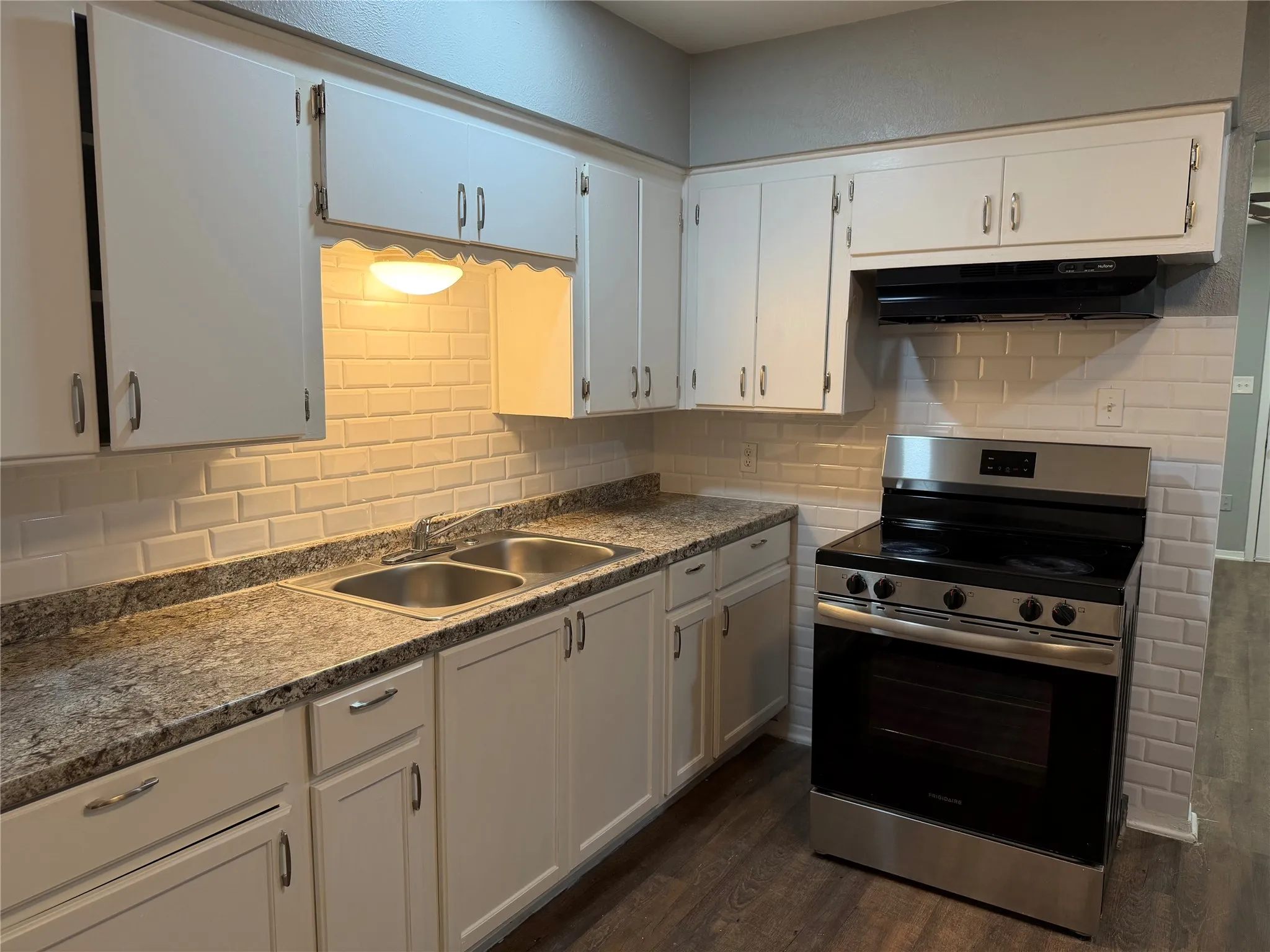 Duplex For Rent in Tarrant County , 2511 Normont Circle, Fort Worth, Texas 76103, 2 Bedroom, 1 Bathroom, 1 Garage spaces, 774 Sqft, built in 1954, mls#21358844, Real Estate Agent in Fort Worth, Homes For Rent in Tarrant county, Homes For Rent in Fort Worth, Realtor in Fort Worth Texas, Real Estate Brokerage Independent Realty Texas, Luminita Cordes Realtor