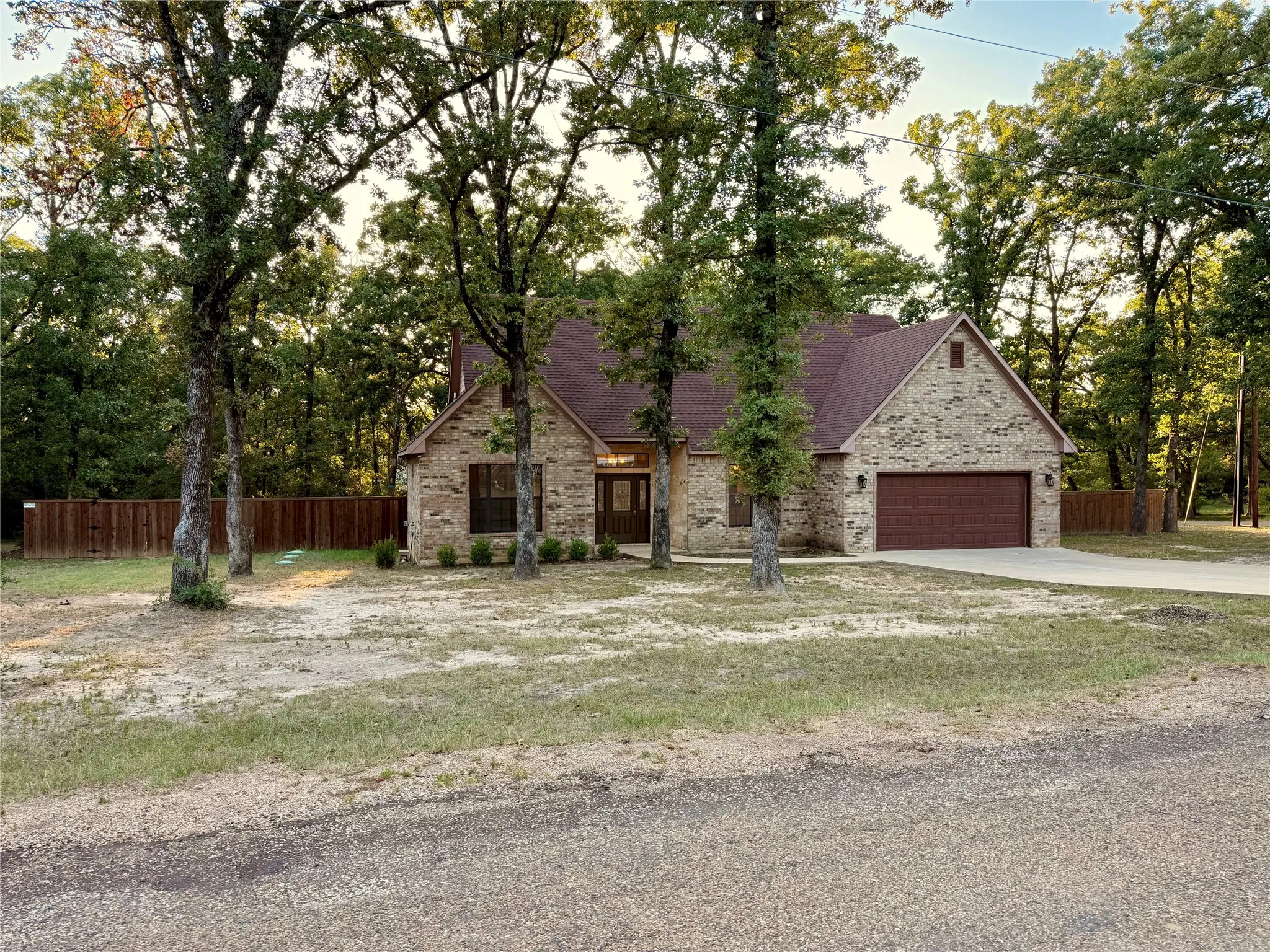 Single Family Residence For Sale in Henderson County , 7055 Joyce Street, Eustace, Texas 75124, 3 Bedroom, 2 Bathroom, 2 Garage spaces, 1,429 Sqft, built in 2018, mls#21358859, Real Estate Agent in Eustace, Homes For Sale in Henderson county, Homes For Sale in Eustace, Realtor in Eustace Texas, Real Estate Brokerage Independent Realty Texas, Luminita Cordes Realtor