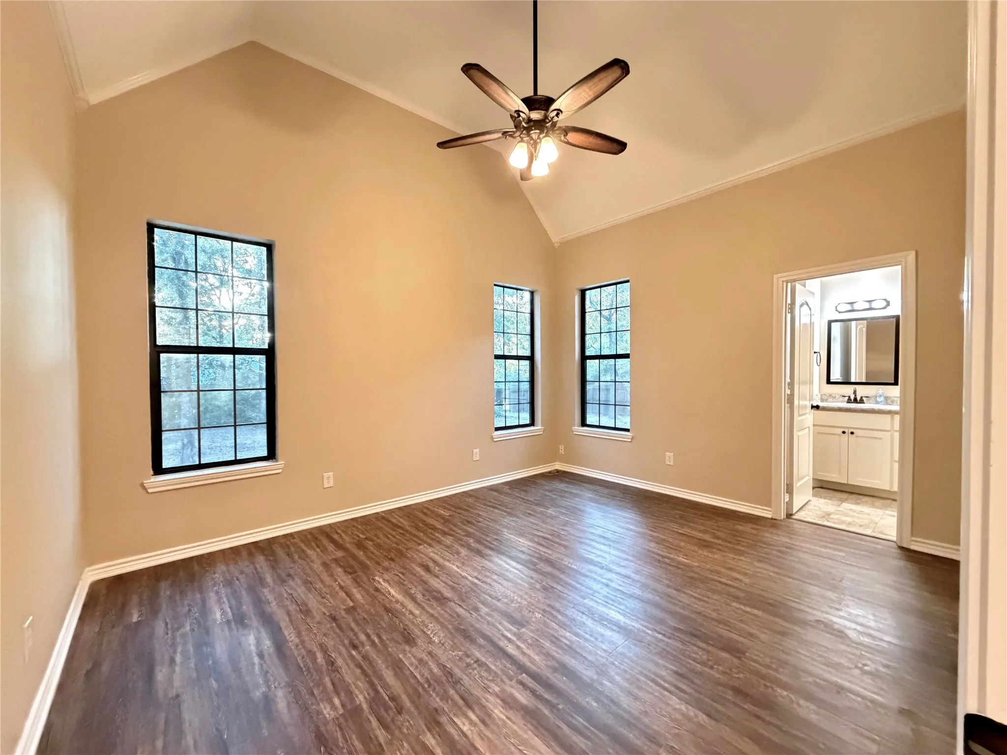 Single Family Residence For Sale in Henderson County , 7055 Joyce Street, Eustace, Texas 75124, 3 Bedroom, 2 Bathroom, 2 Garage spaces, 1,429 Sqft, built in 2018, mls#21358859, Real Estate Agent in Eustace, Homes For Sale in Henderson county, Homes For Sale in Eustace, Realtor in Eustace Texas, Real Estate Brokerage Independent Realty Texas, Luminita Cordes Realtor
