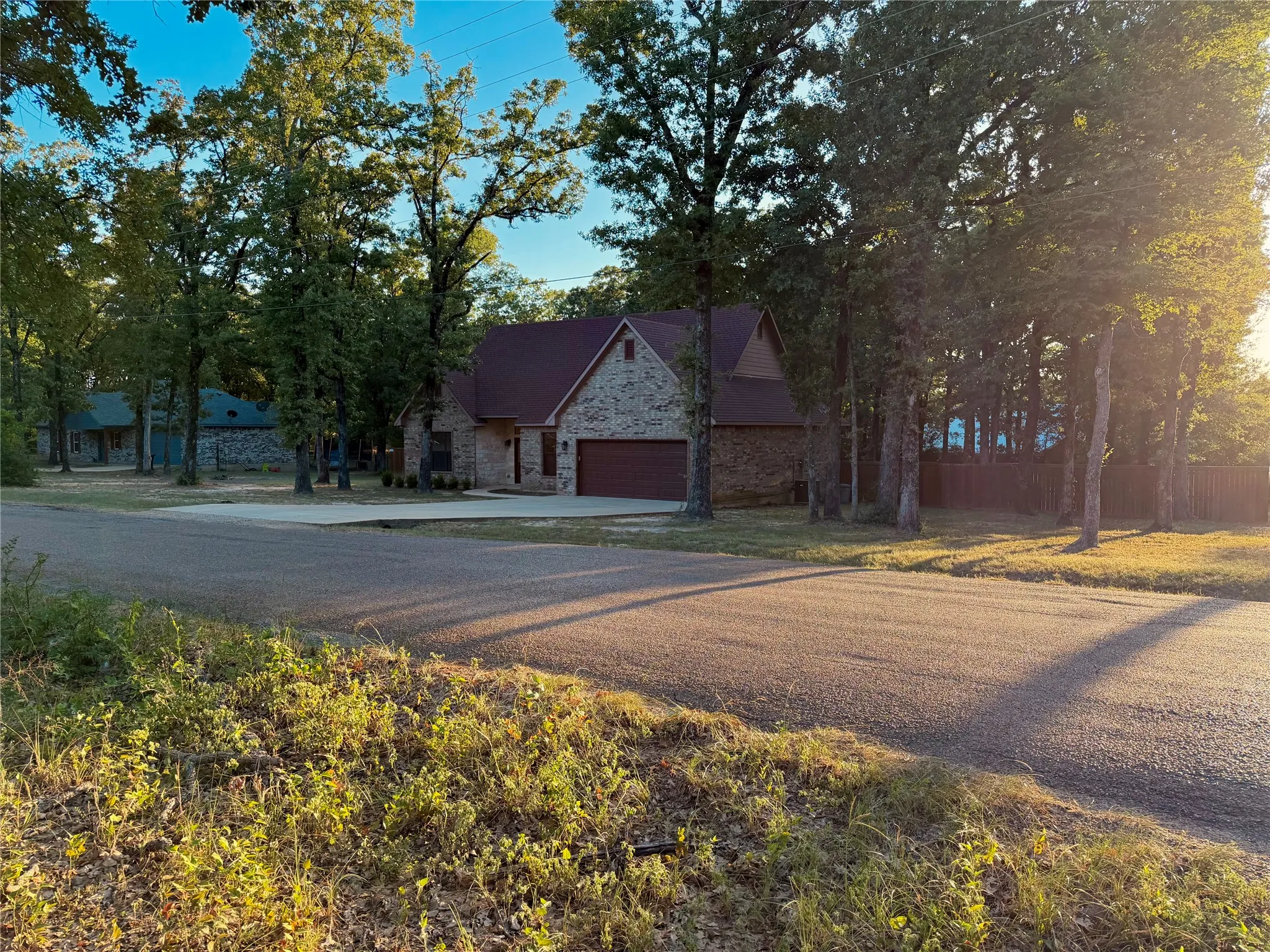 Single Family Residence For Sale in Henderson County , 7055 Joyce Street, Eustace, Texas 75124, 3 Bedroom, 2 Bathroom, 2 Garage spaces, 1,429 Sqft, built in 2018, mls#21358859, Real Estate Agent in Eustace, Homes For Sale in Henderson county, Homes For Sale in Eustace, Realtor in Eustace Texas, Real Estate Brokerage Independent Realty Texas, Luminita Cordes Realtor