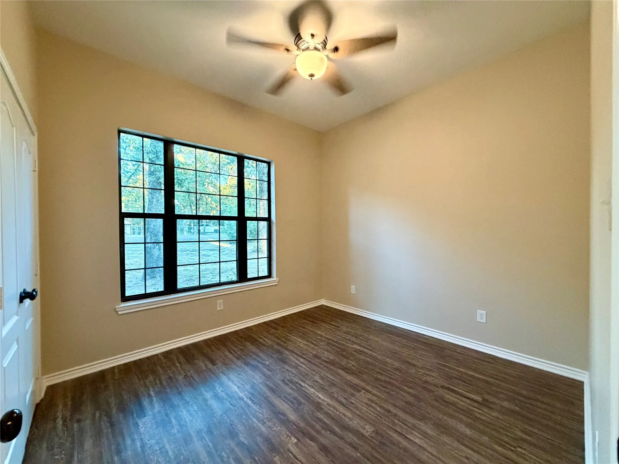Single Family Residence For Sale in Henderson County , 7055 Joyce Street, Eustace, Texas 75124, 3 Bedroom, 2 Bathroom, 2 Garage spaces, 1,429 Sqft, built in 2018, mls#21358859, Real Estate Agent in Eustace, Homes For Sale in Henderson county, Homes For Sale in Eustace, Realtor in Eustace Texas, Real Estate Brokerage Independent Realty Texas, Luminita Cordes Realtor