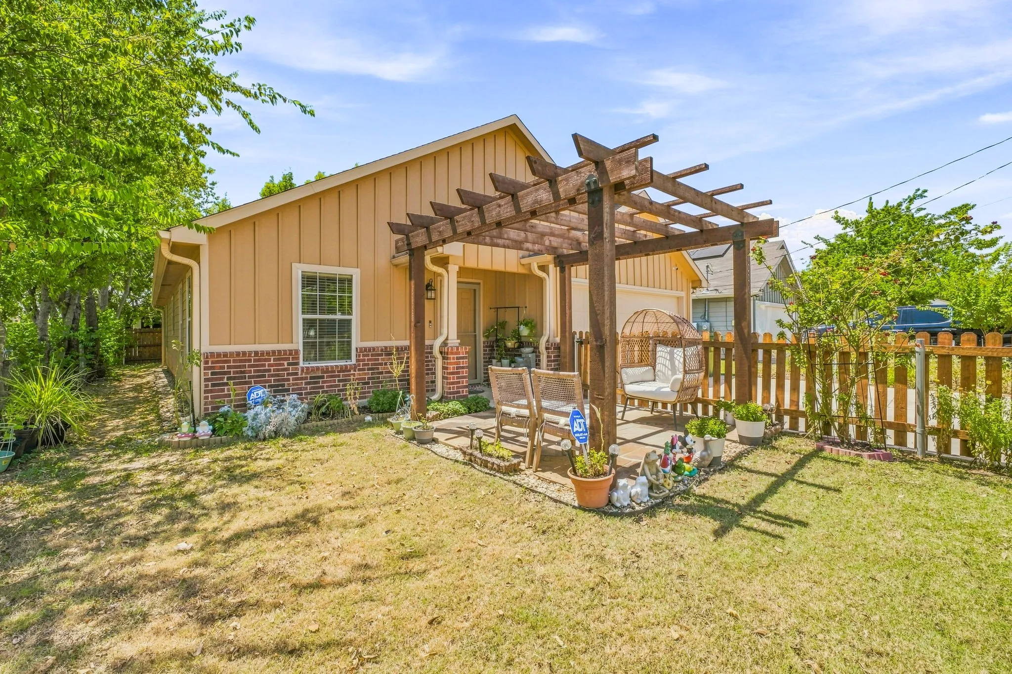 Single Family Residence For Sale in Palo Pinto County , 1006 SE 3rd Street, Mineral Wells, Texas 76067, 3 Bedroom, 2 Bathroom, 2 Garage spaces, 1,481 Sqft, built in 2022, mls#21357536, Real Estate Agent in Mineral Wells, Homes For Sale in Palo Pinto county, Homes For Sale in Mineral Wells, Realtor in Mineral Wells Texas, Real Estate Brokerage Independent Realty Texas, Luminita Cordes Realtor