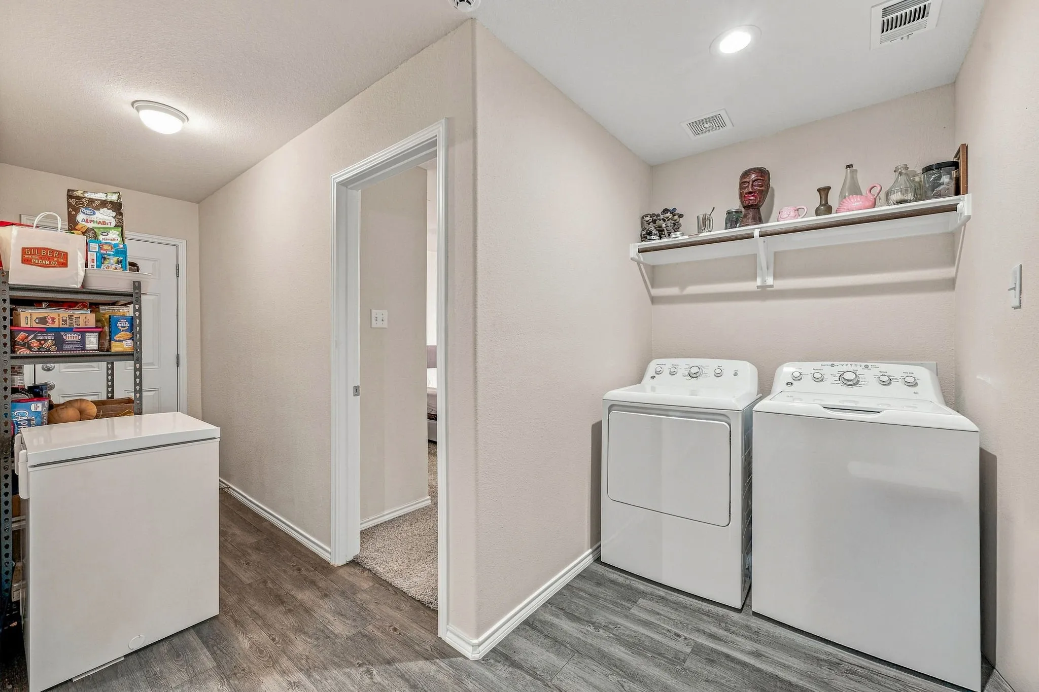 Single Family Residence For Sale in Palo Pinto County , 1006 SE 3rd Street, Mineral Wells, Texas 76067, 3 Bedroom, 2 Bathroom, 2 Garage spaces, 1,481 Sqft, built in 2022, mls#21357536, Real Estate Agent in Mineral Wells, Homes For Sale in Palo Pinto county, Homes For Sale in Mineral Wells, Realtor in Mineral Wells Texas, Real Estate Brokerage Independent Realty Texas, Luminita Cordes Realtor