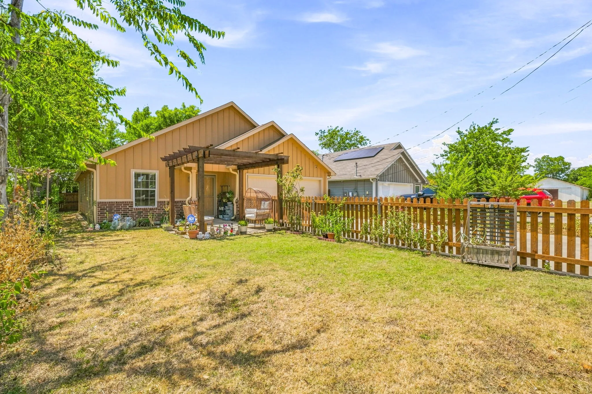 Single Family Residence For Sale in Palo Pinto County , 1006 SE 3rd Street, Mineral Wells, Texas 76067, 3 Bedroom, 2 Bathroom, 2 Garage spaces, 1,481 Sqft, built in 2022, mls#21357536, Real Estate Agent in Mineral Wells, Homes For Sale in Palo Pinto county, Homes For Sale in Mineral Wells, Realtor in Mineral Wells Texas, Real Estate Brokerage Independent Realty Texas, Luminita Cordes Realtor