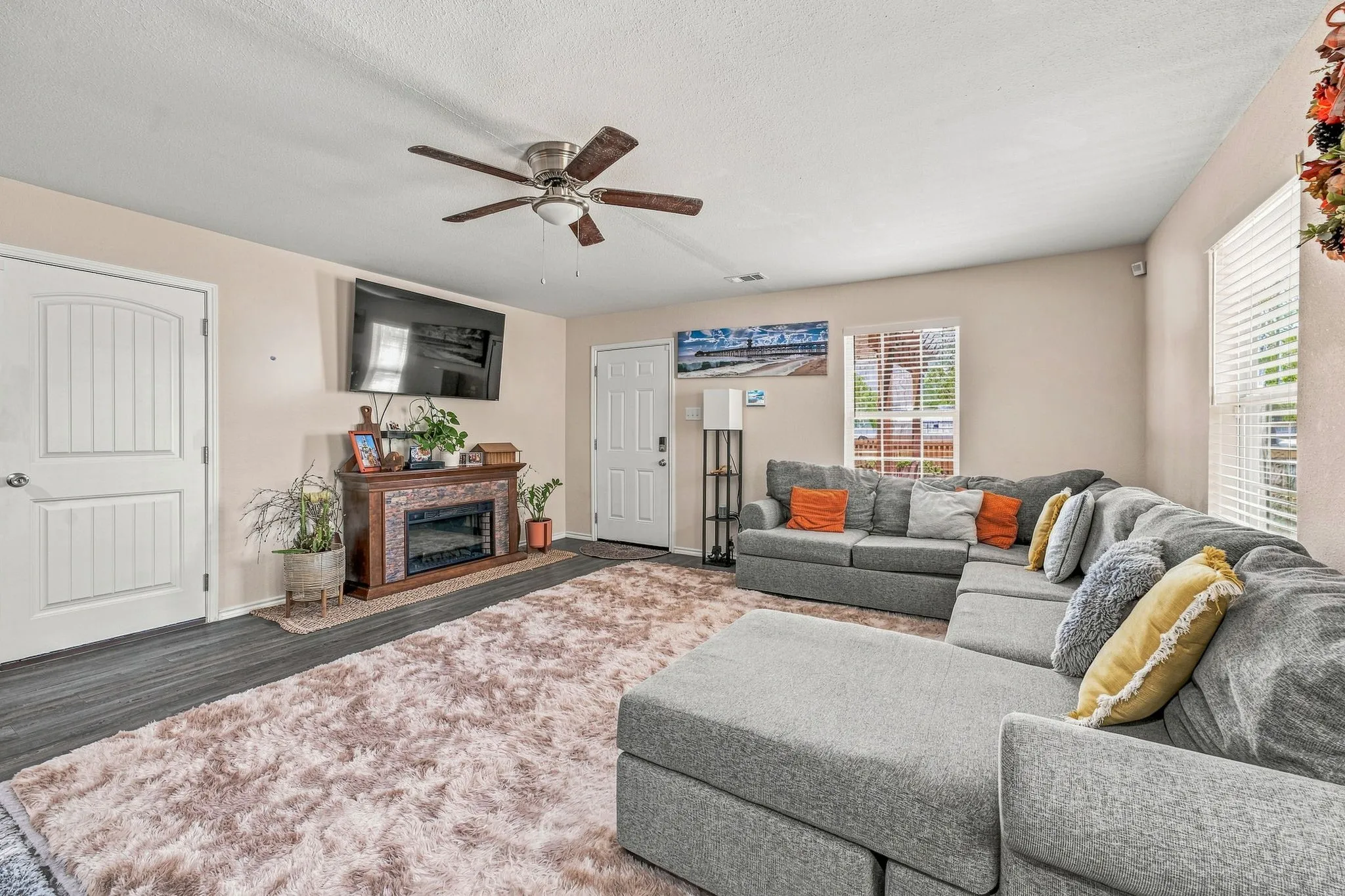 Single Family Residence For Sale in Palo Pinto County , 1006 SE 3rd Street, Mineral Wells, Texas 76067, 3 Bedroom, 2 Bathroom, 2 Garage spaces, 1,481 Sqft, built in 2022, mls#21357536, Real Estate Agent in Mineral Wells, Homes For Sale in Palo Pinto county, Homes For Sale in Mineral Wells, Realtor in Mineral Wells Texas, Real Estate Brokerage Independent Realty Texas, Luminita Cordes Realtor