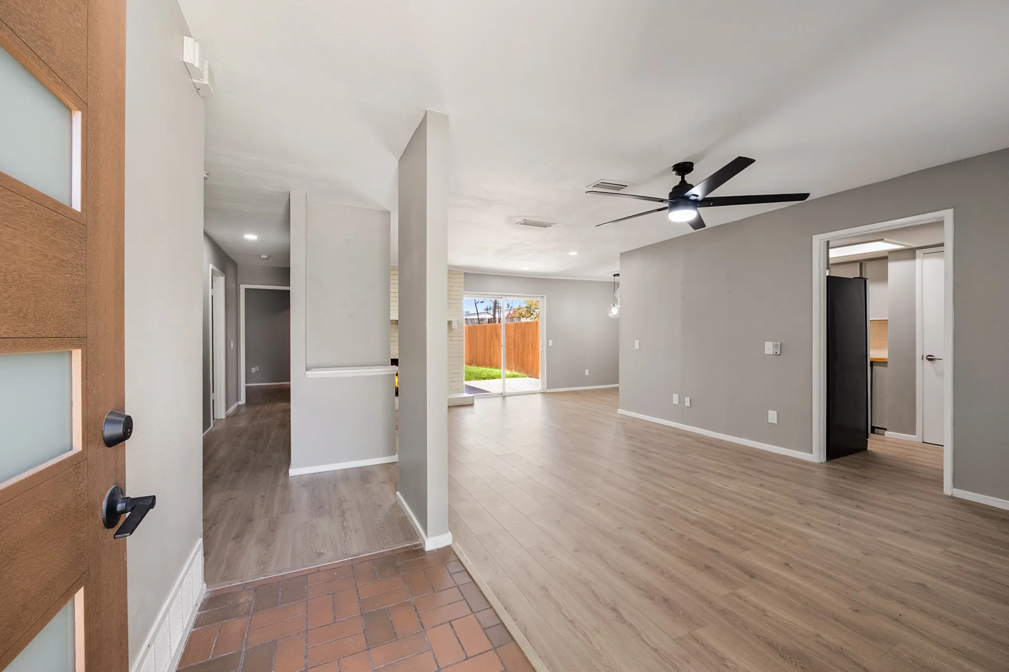Single Family Residence For Sale in Dallas County , 2917 Abston Drive, Mesquite, Texas 75150, 3 Bedroom, 2 Bathroom, 2 Garage spaces, 1,727 Sqft, built in 1968, Price $271,000, mls#21358480, Real Estate Agent in Mesquite, Homes For Sale in Dallas county, Homes For Sale in Mesquite, Realtor in Mesquite Texas, Real Estate Brokerage Independent Realty Texas, Luminita Cordes Realtor