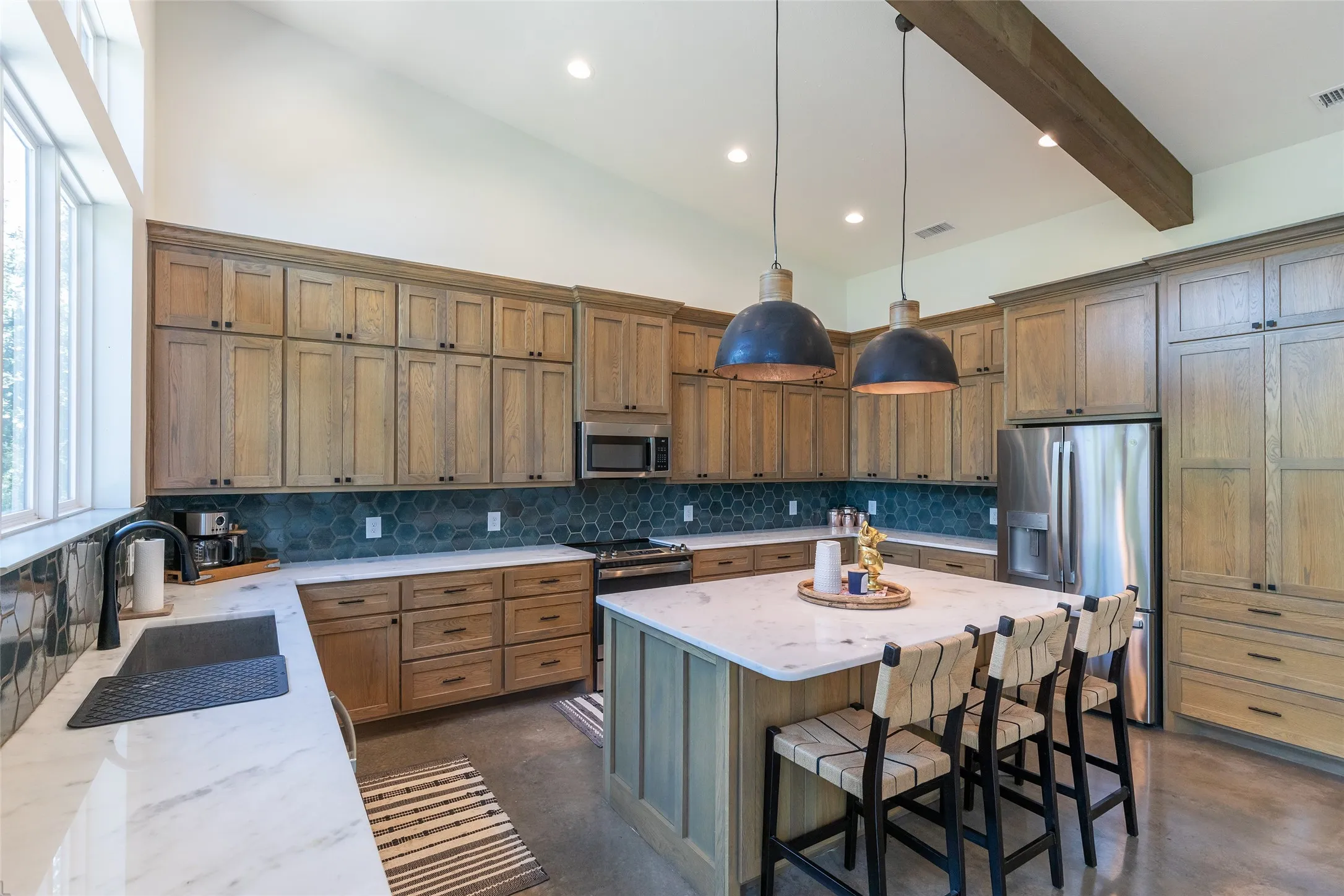 Single Family Residence For Sale in Brown County , 632 Oak Point Drive, May, Texas 76857, 3 Bedroom, 3 Bathroom, 2 Garage spaces, 2,410 Sqft, built in 2022, mls#21358709, Real Estate Agent in May, Homes For Sale in Brown county, Homes For Sale in May, Realtor in May Texas, Real Estate Brokerage Independent Realty Texas, Luminita Cordes Realtor
